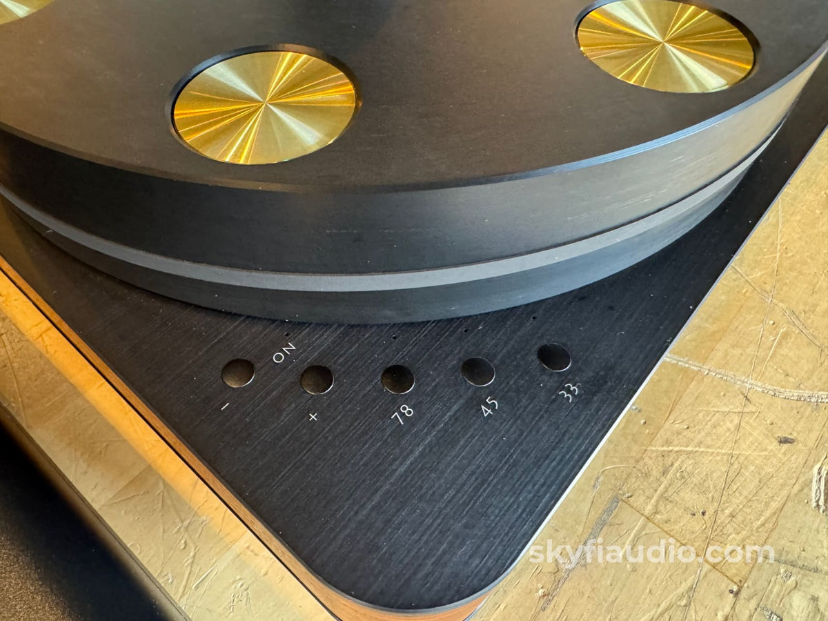 Feickert Woodpecker Turntable With Kuzma Arm Power Supply And New Sumiko Celebration 40 Mc Cartridge