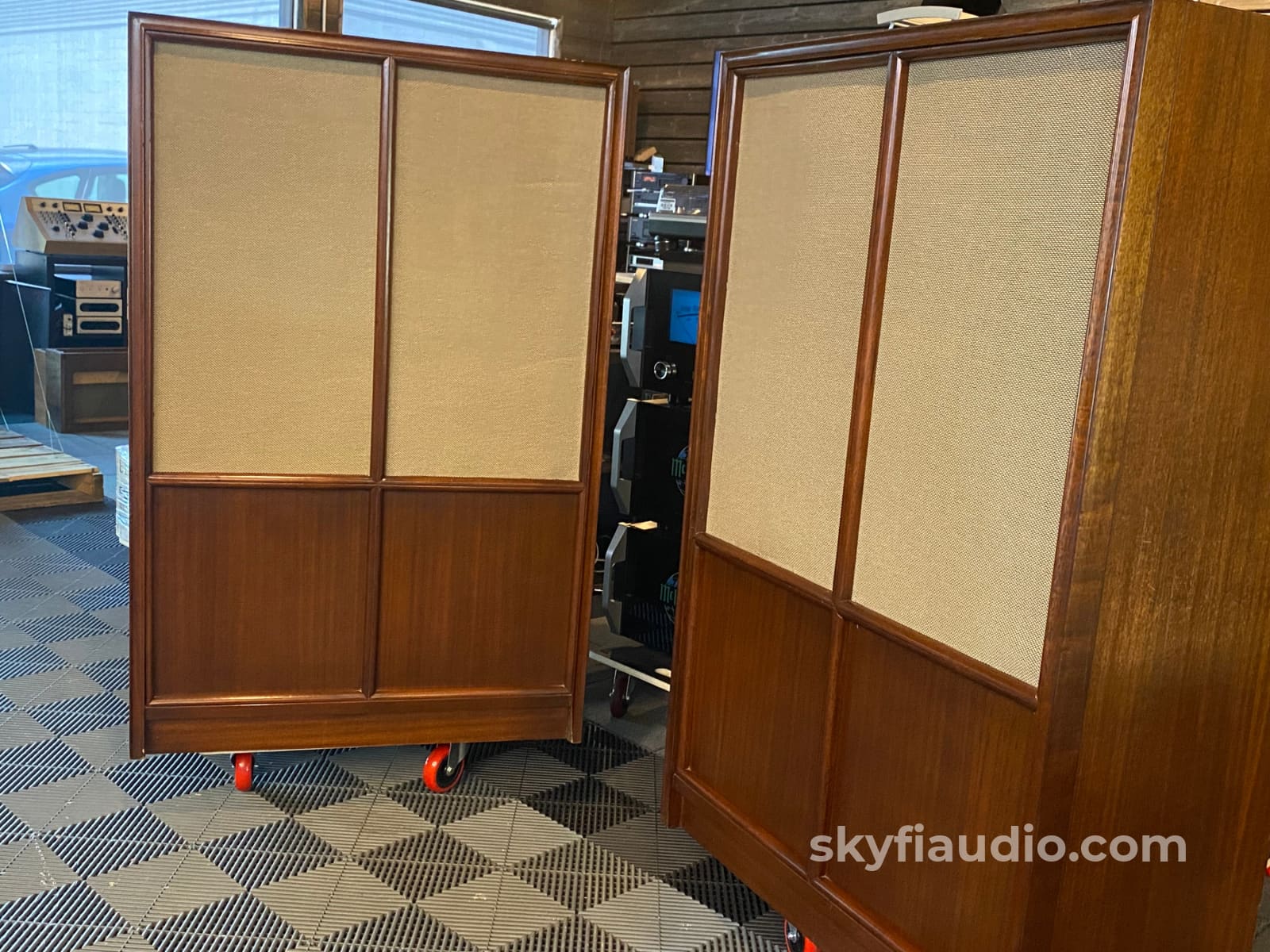 Electro-Voice Patrician 800 Vintage Speakers - 4-Way With 30 Woofers!!