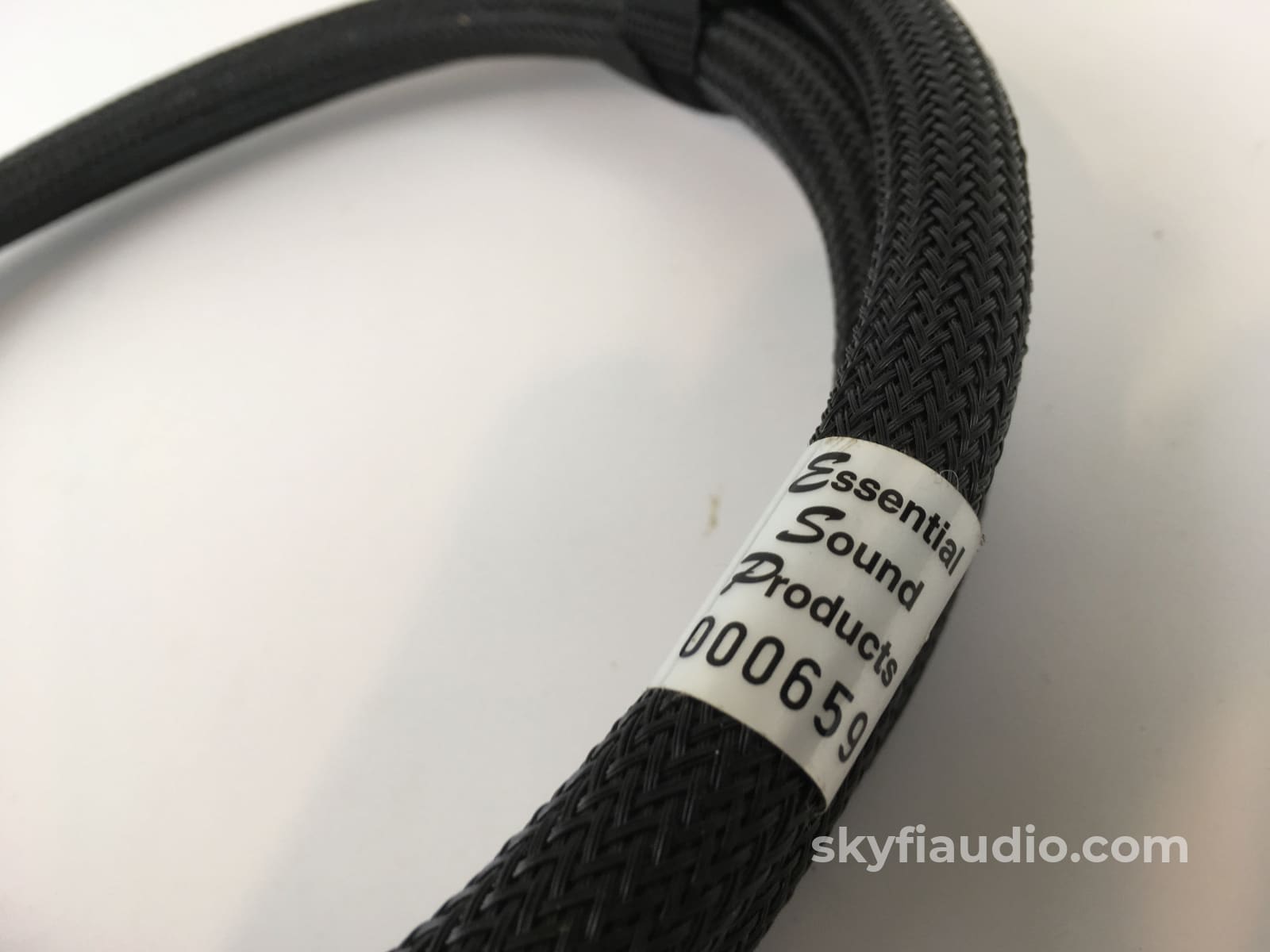 Esp (Essential Sound Products) The Essence Power Cable - 2 Meters 90 Degrees Cables