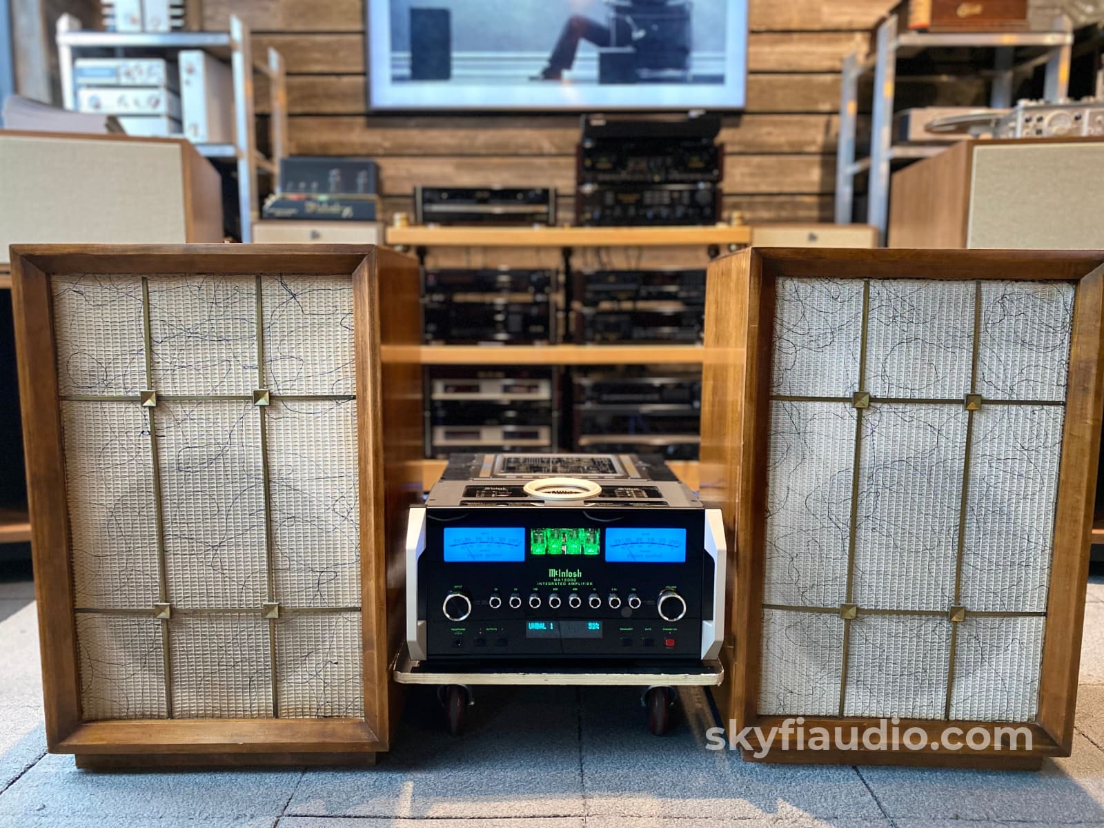 Ev Electro-Voice 15 3-Way Speaker System In Marquis Enclosures Speakers