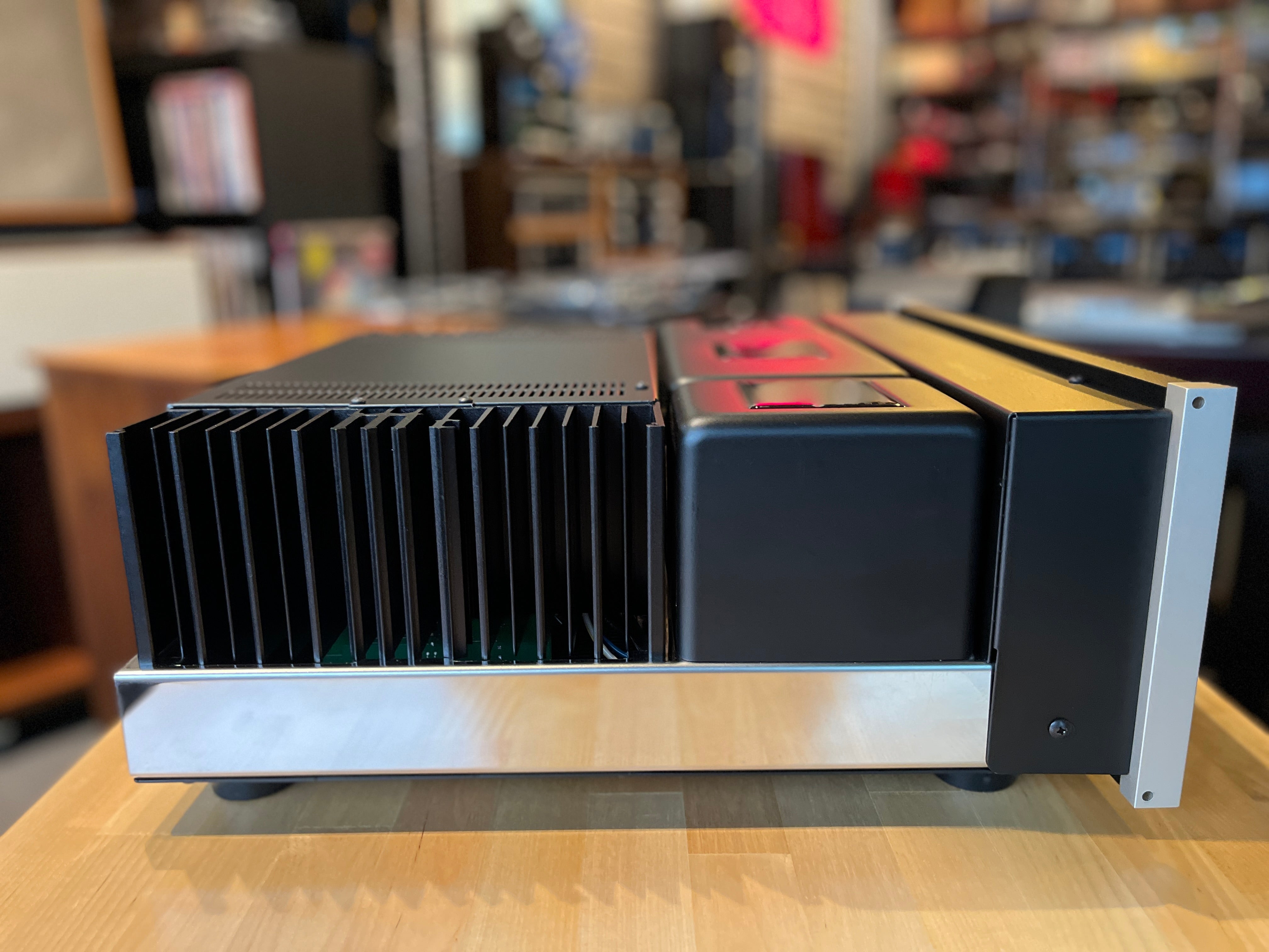 McIntosh MA8950 Solid State Integrated Amplifier - Pre-Loved