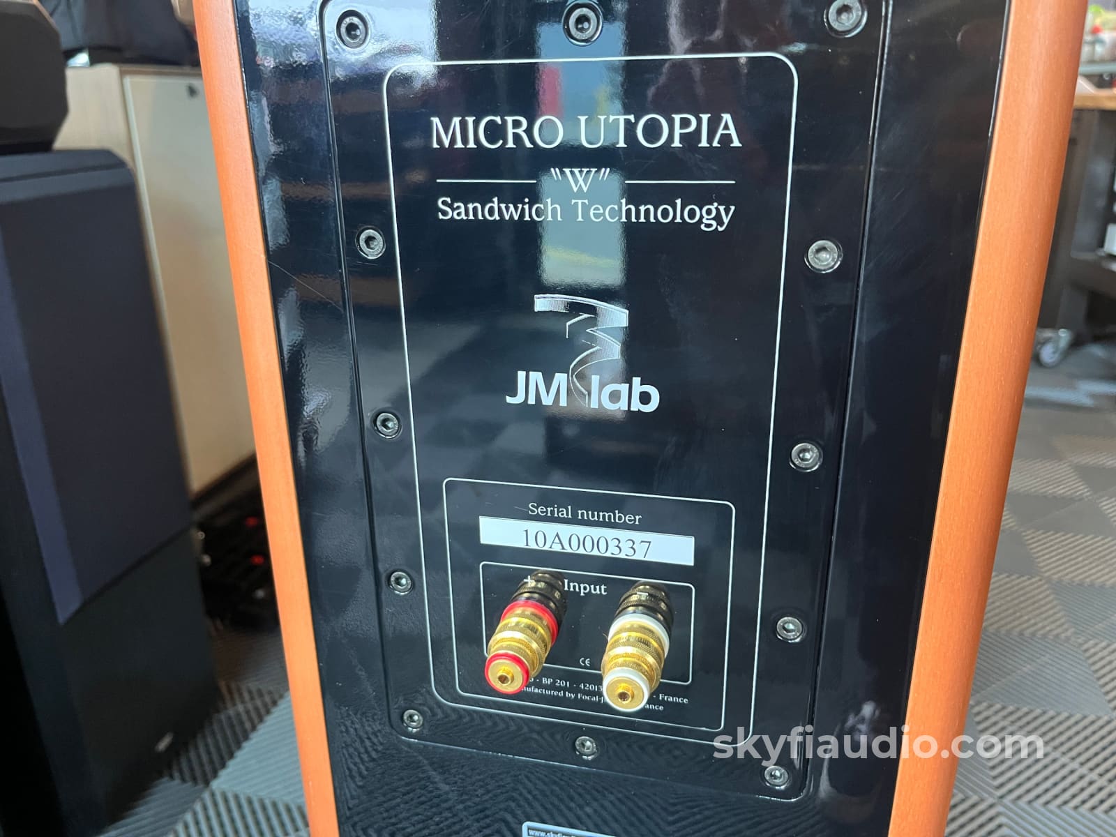 Focal JS Labs Micro Utopia Speakers - W/ Stands Speakers