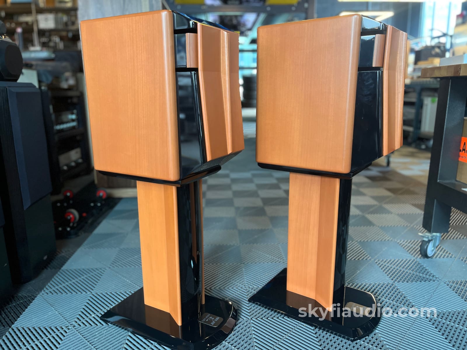Focal JS Labs Micro Utopia Speakers - W/ Stands Speakers