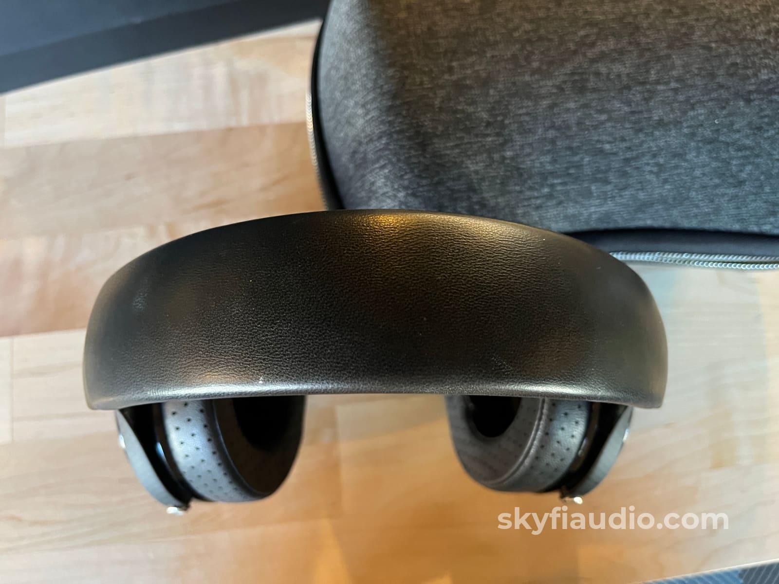 Focal Utopia Headphones - Beryllium Drivers - Complete Headphones