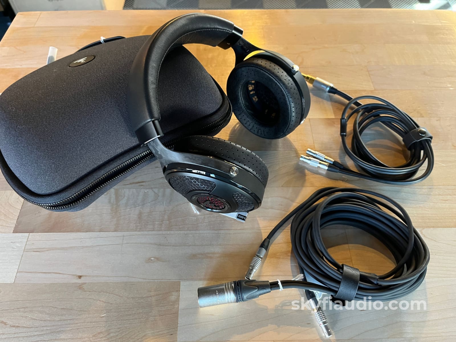Focal Utopia Headphones - Beryllium Drivers - W/ Case Headphones