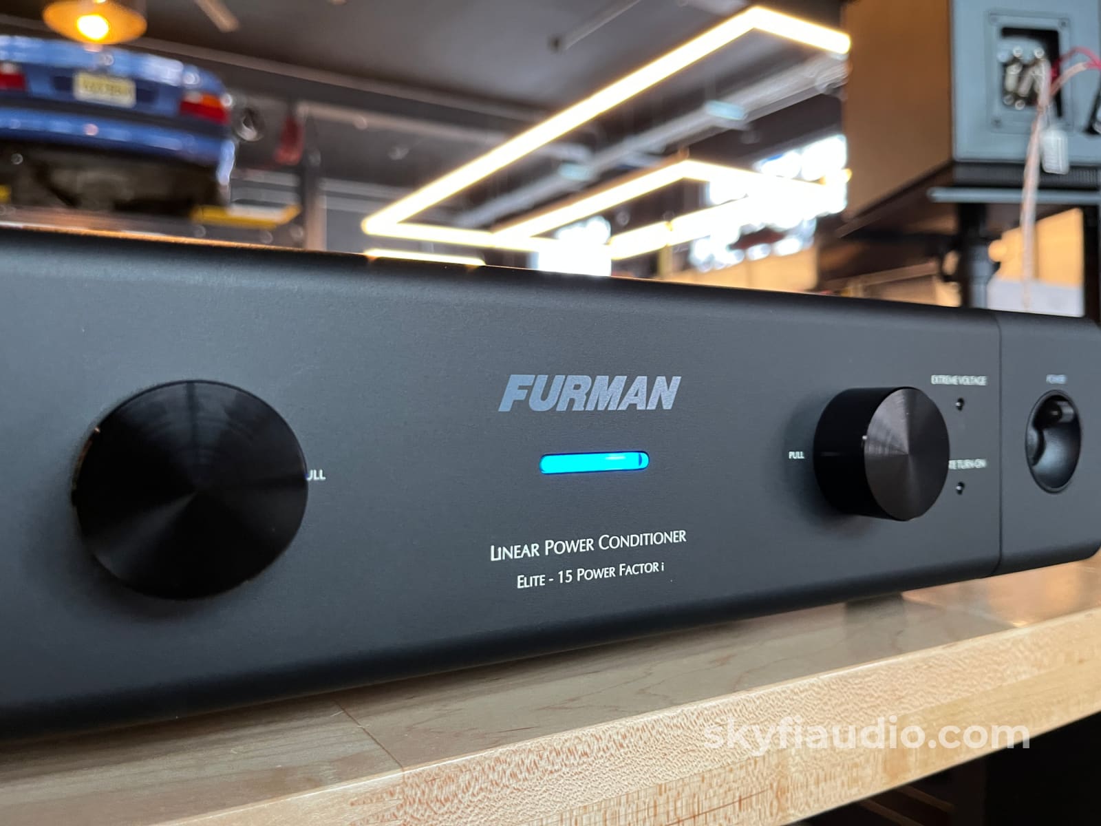Furman Elite-15 PFi Power Conditioner - 13 Outlet Power Conditioner