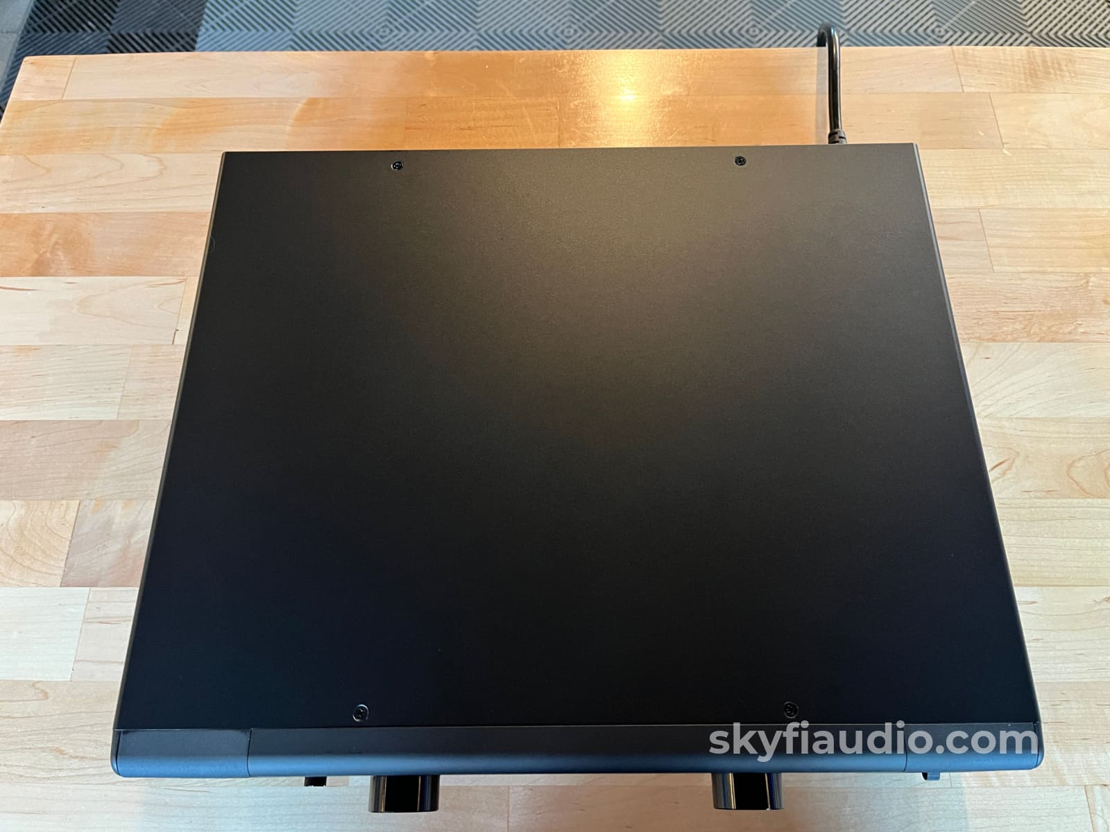 Furman Elite-15 PFi Power Conditioner - 13 Outlet Power Conditioner