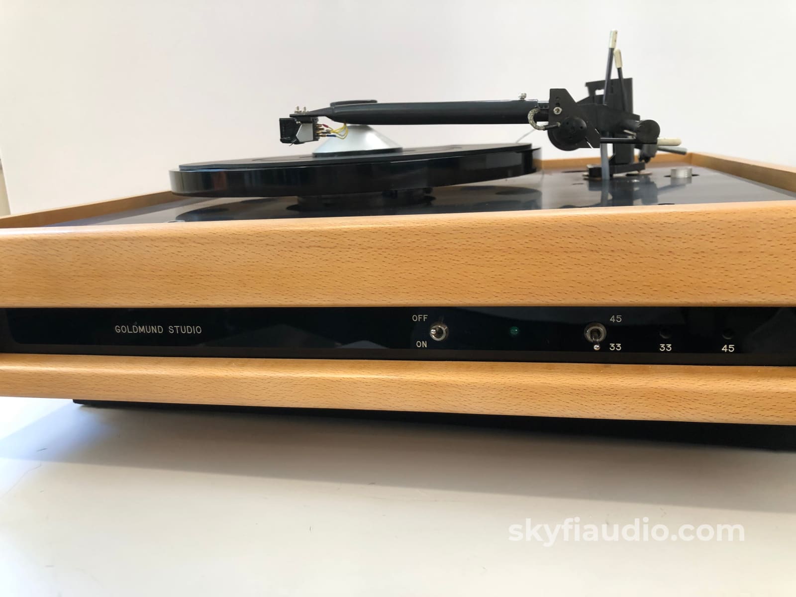 Goldmund Studio Turntable With Eminent Technologies Linear Air Bearing Arm And Grado Cartridge