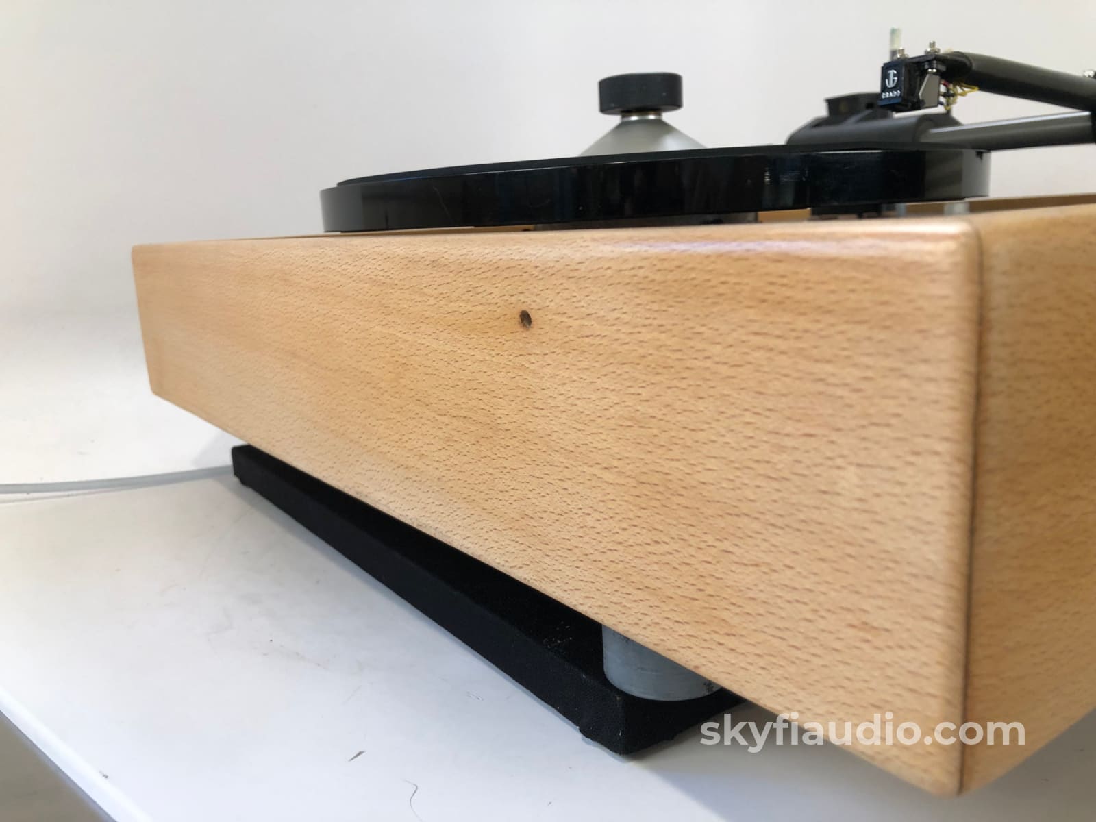 Goldmund Studio Turntable With Eminent Technologies Linear Air Bearing Arm And Grado Cartridge