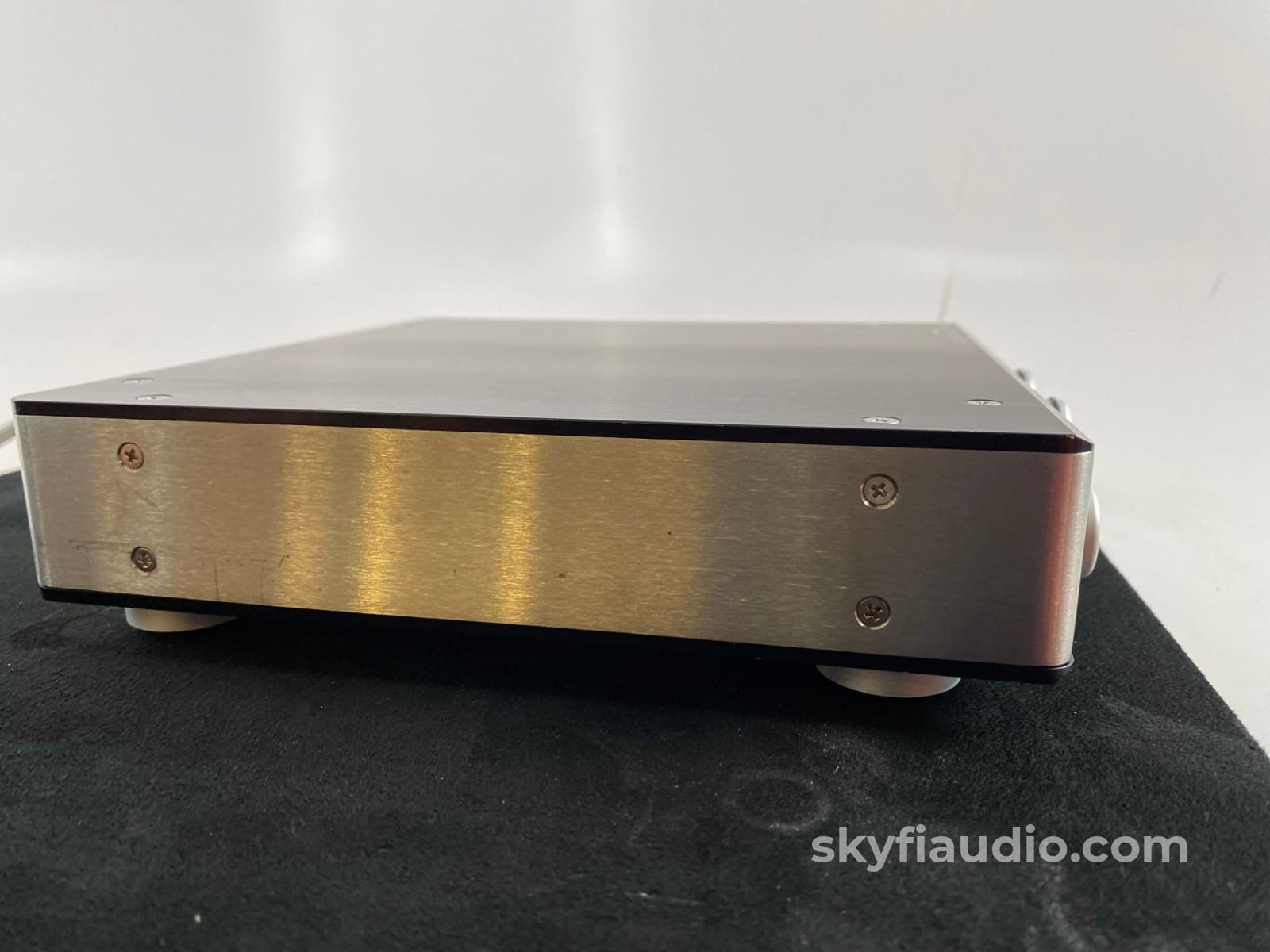 Grace Design M903 Reference Headphone Amplifier + 24-Bit / 192Khz Dac Cd Digital