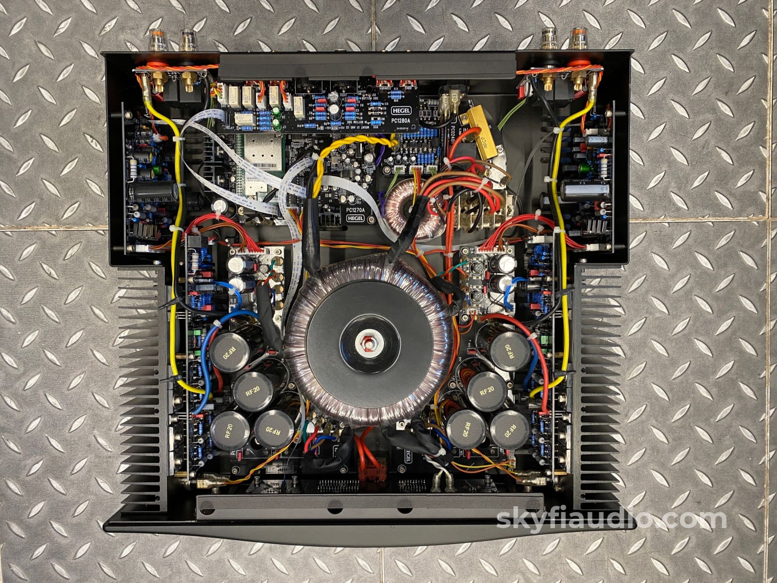 Hegel H360 Integrated Amplifier 250W! With Dac! (Airplay Dsd Steaming)