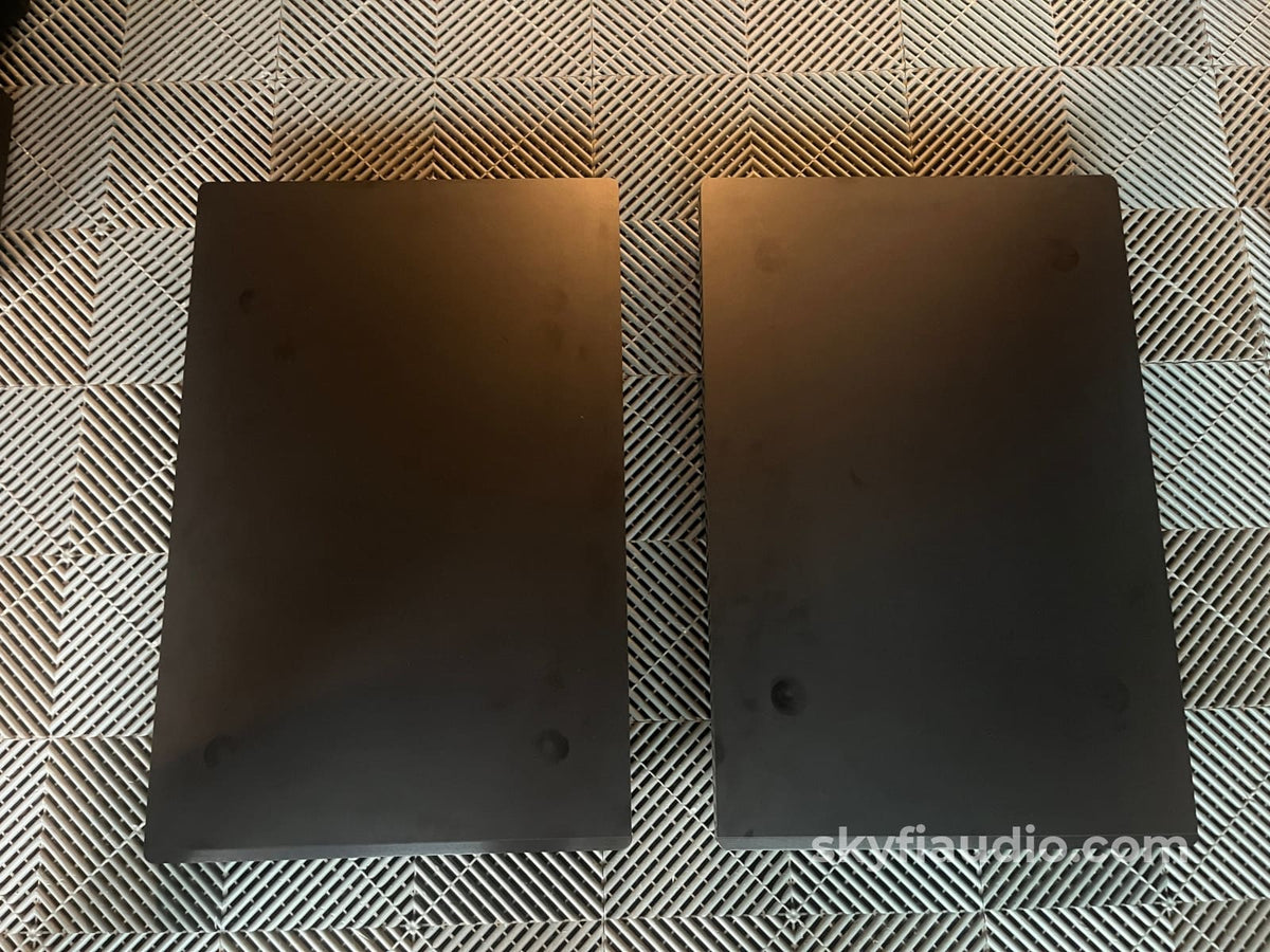 HRS Steel Amplifier Stands 19x29 - For MC901 But Will Fit Many Others Furniture