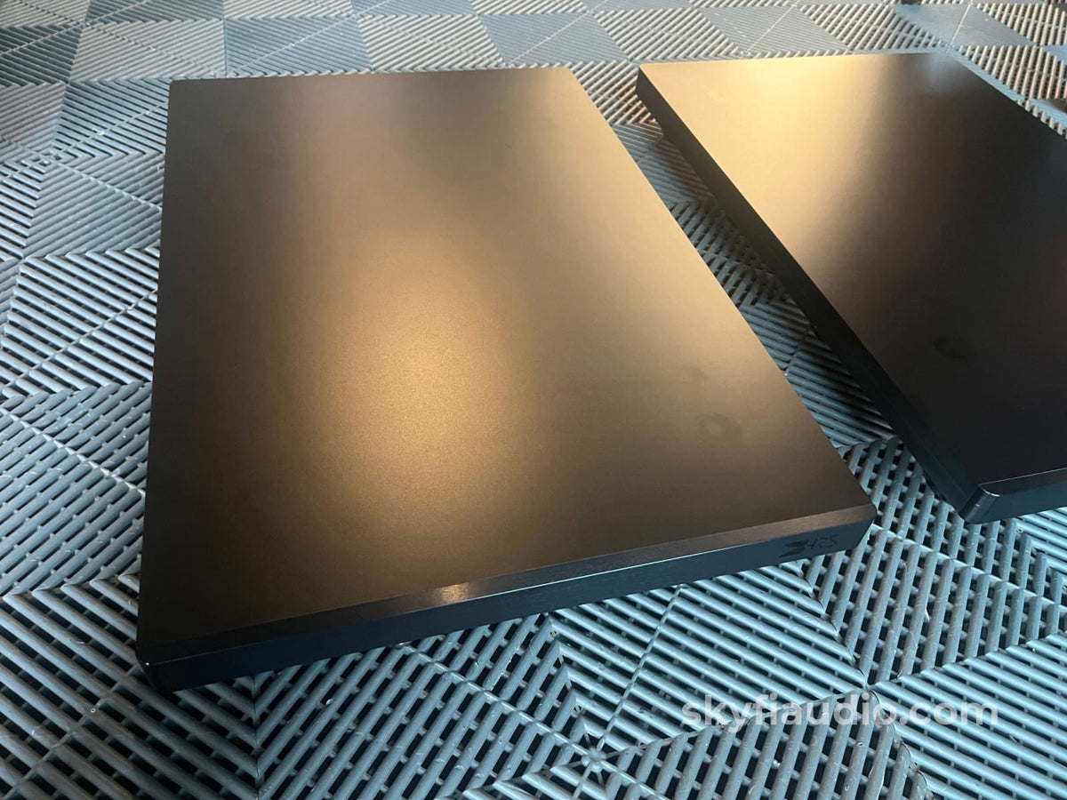 HRS Steel Amplifier Stands 19x29 - For MC901 But Will Fit Many Others Furniture