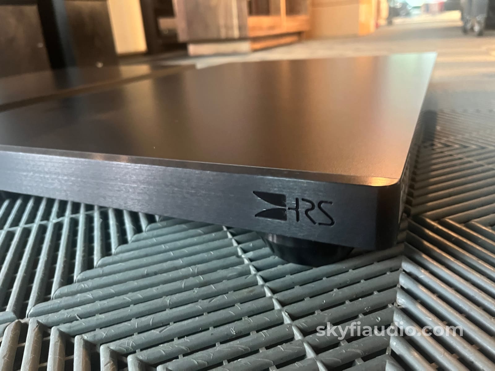 HRS Steel Amplifier Stands 19x29 - For MC901 But Will Fit Many Others Furniture