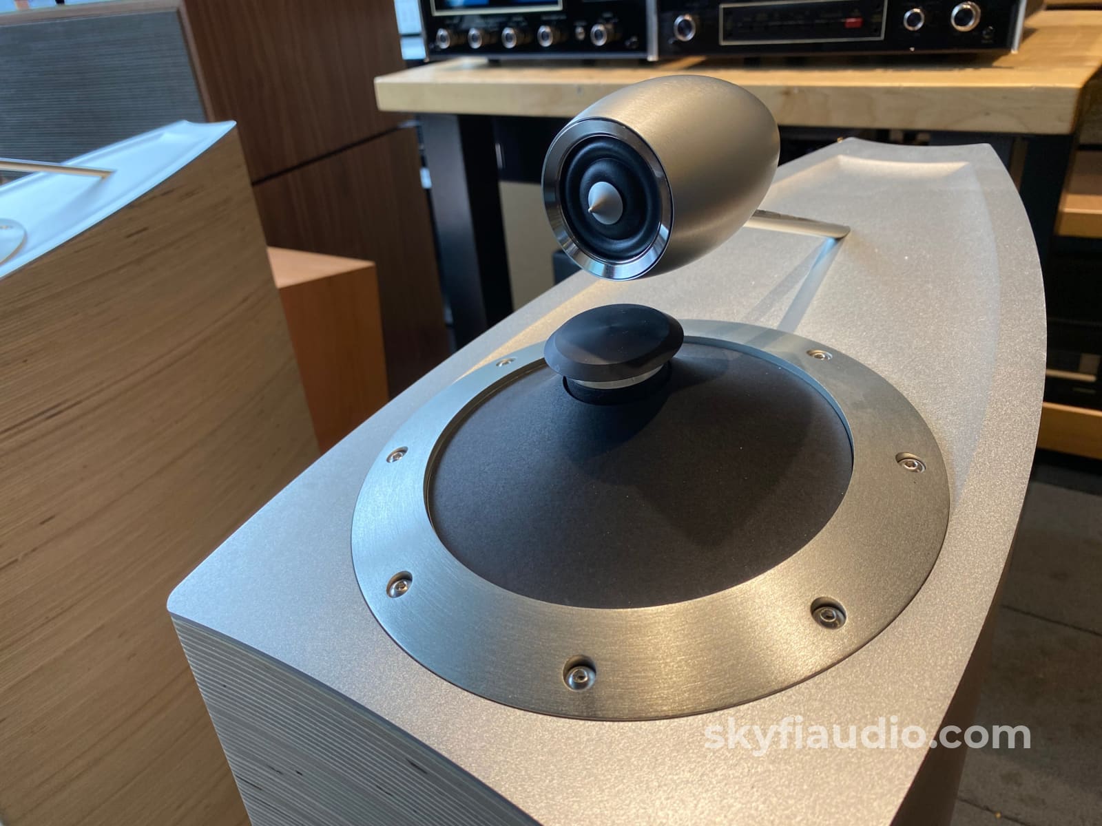 Ilumnia Magister Mkii Field Coil Speakers - Like New And Complete