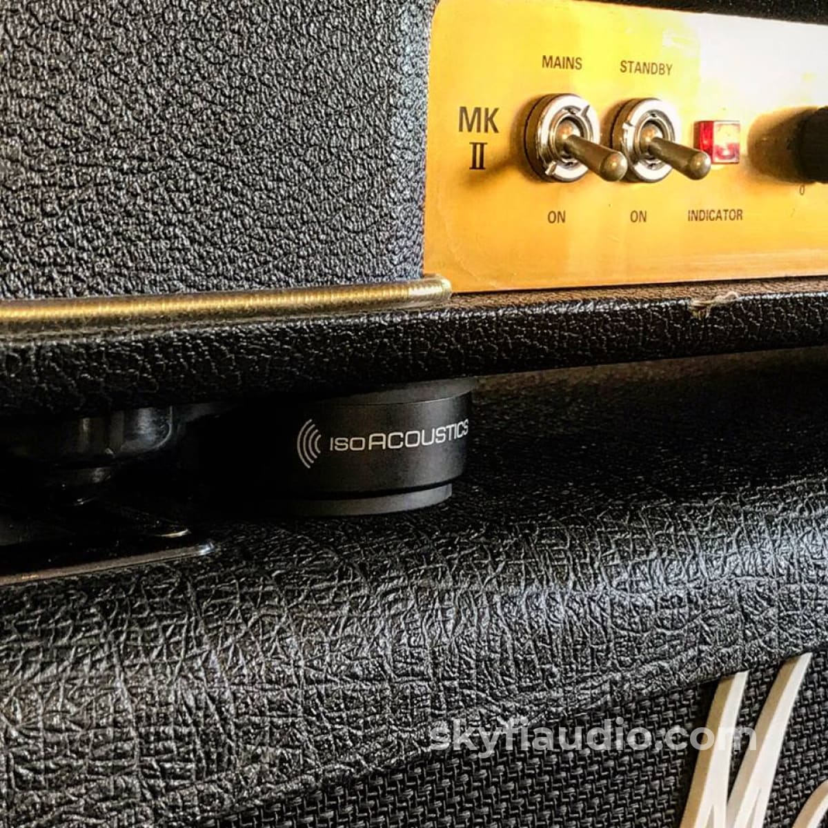 IsoAcoustics ISO-Puck Series for Studio Monitors and Speakers Accessory