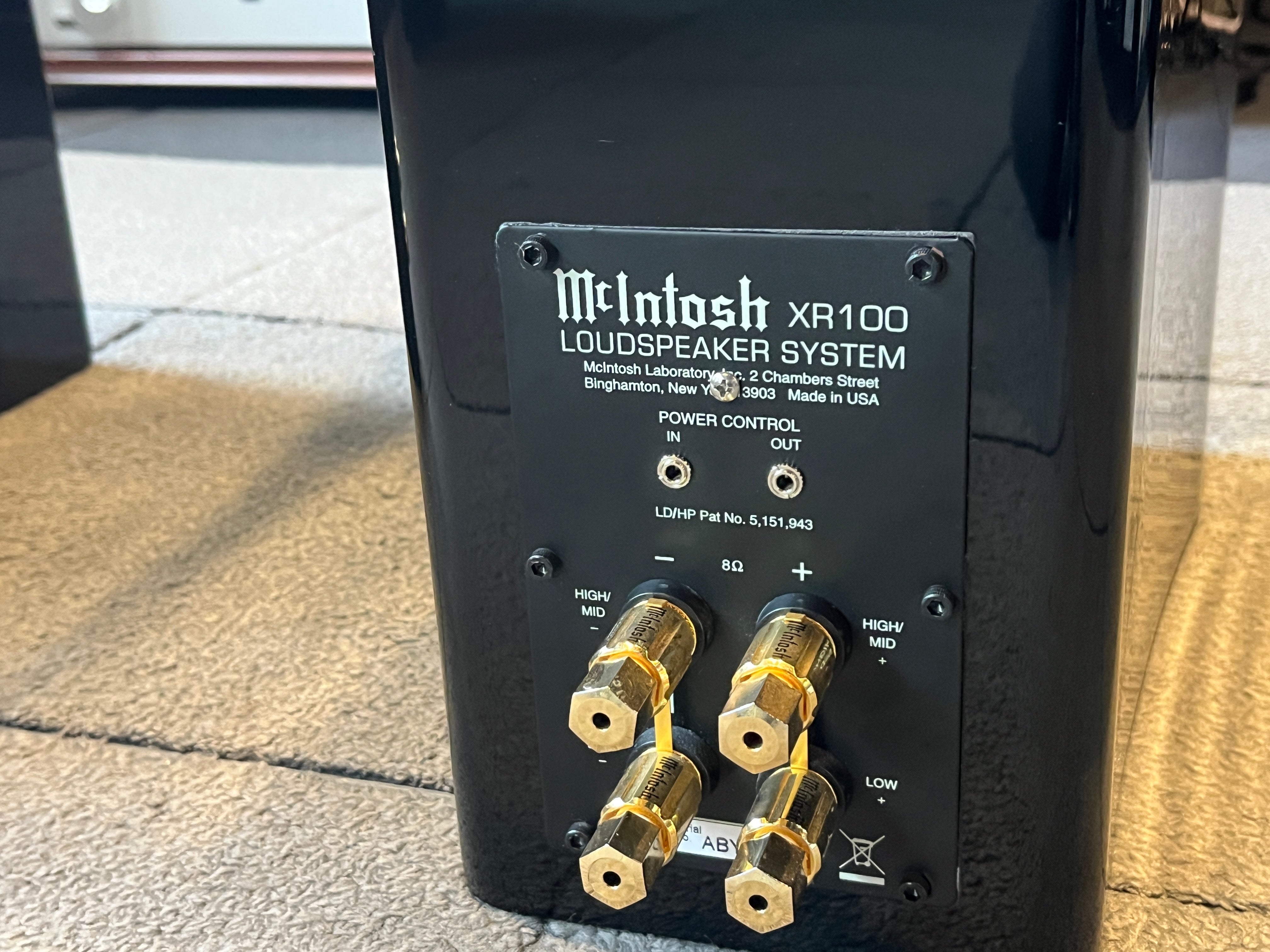 McIntosh XR100 Floorstanding Speakers - Pre-Loved