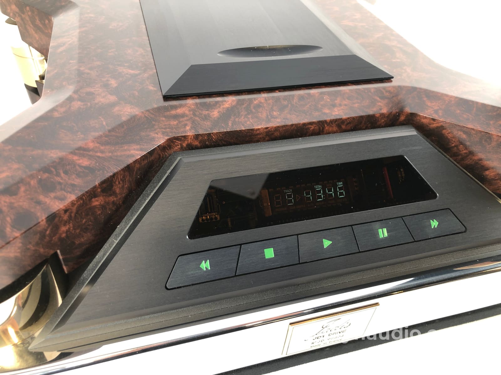 Jadis Jd1 Drive Cd Transport In Rare Rosewood - Like New In Box + Digital