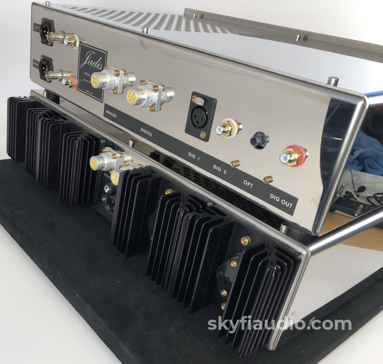 Jadis Js1 Mkii Dual Chassis Dac - Demo Unit And Like New Cd + Digital