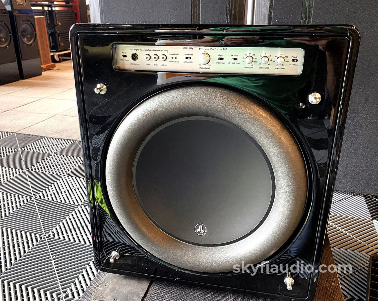 Jl Audio - Fathom F113V2-Gloss 13.5-Inch Powered Subwoofer In A Black Gloss Finish Speakers