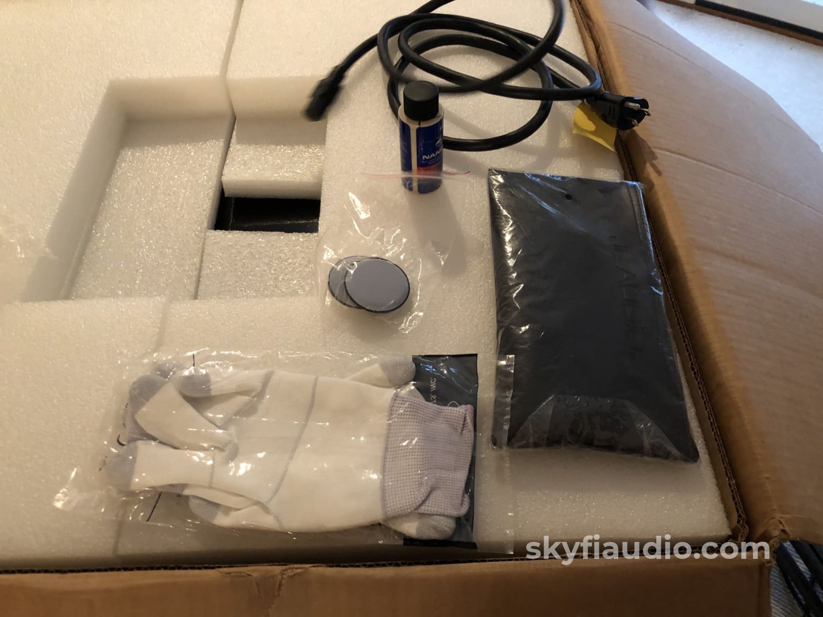 Jl Audio Gotham Reference Subwoofer In Original Crate (2 Of 2) Speakers