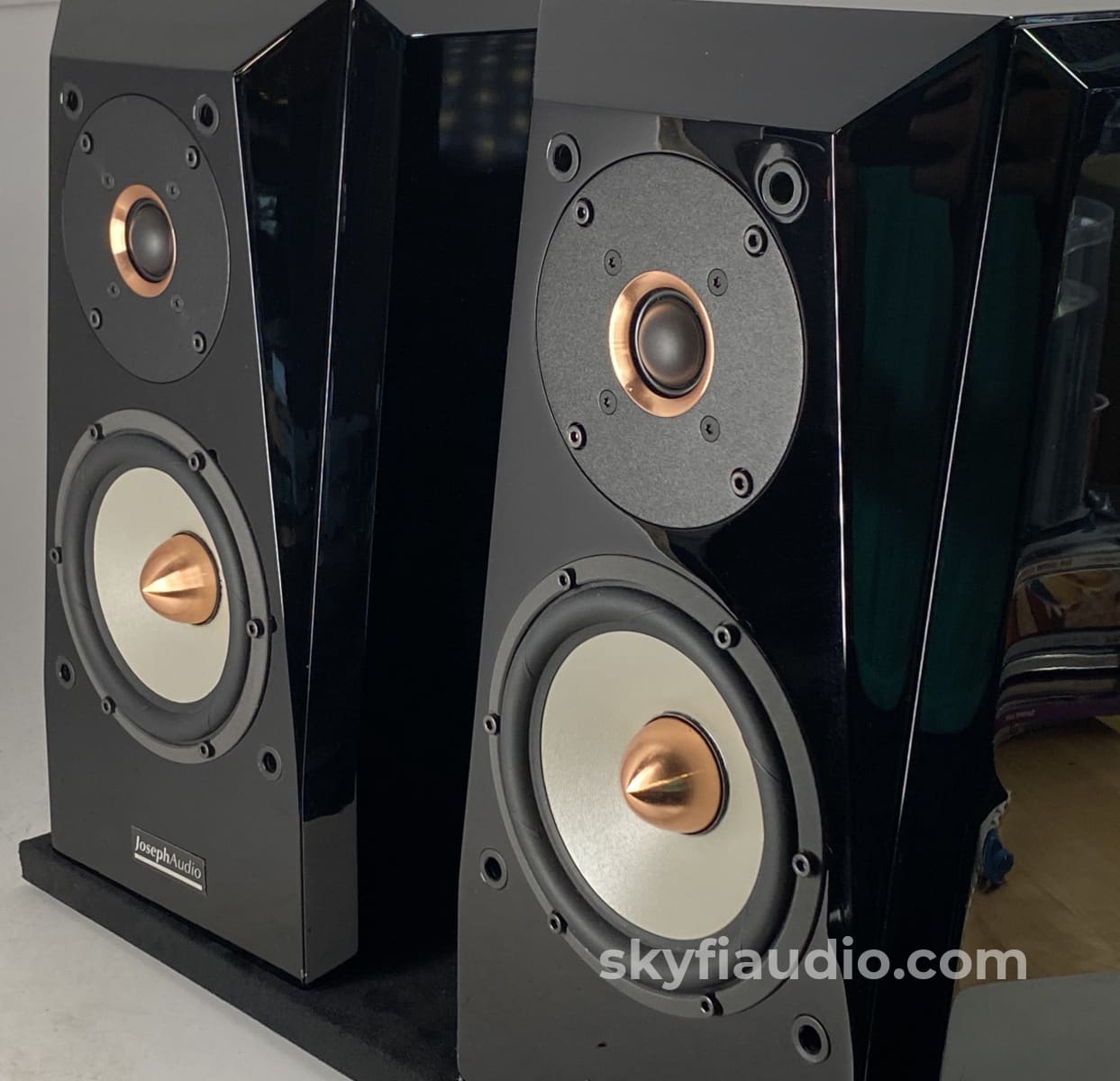 Joseph Audio Pulsar Gorgeous Two-Way Bookshelf Speakers