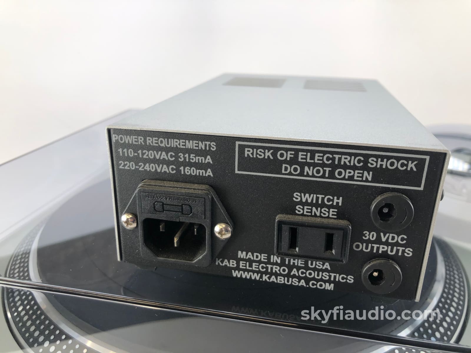 Kab Electro-Acoustics / Technics Sl-1200Mk5 Audiophile Standard Turntable - Direct Drive And Highly