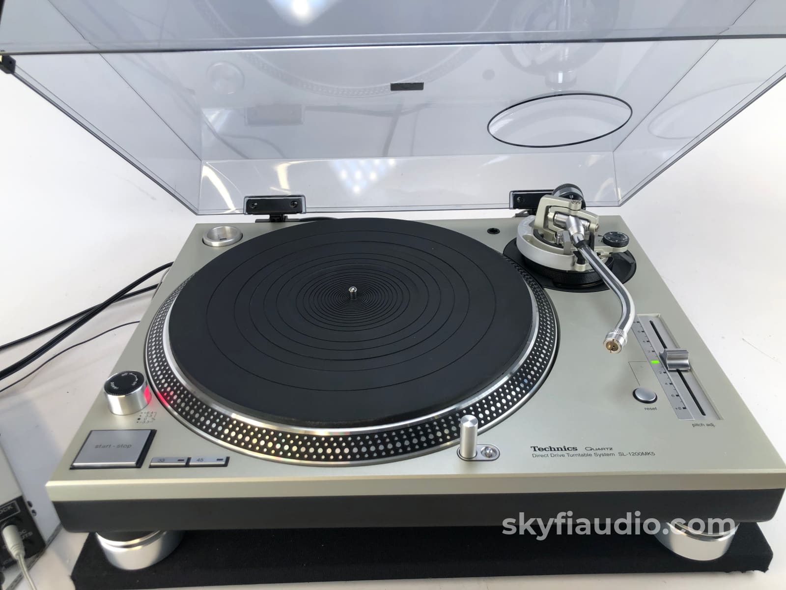 Kab Electro-Acoustics / Technics Sl-1200Mk5 Audiophile Standard Turntable - Direct Drive And Highly