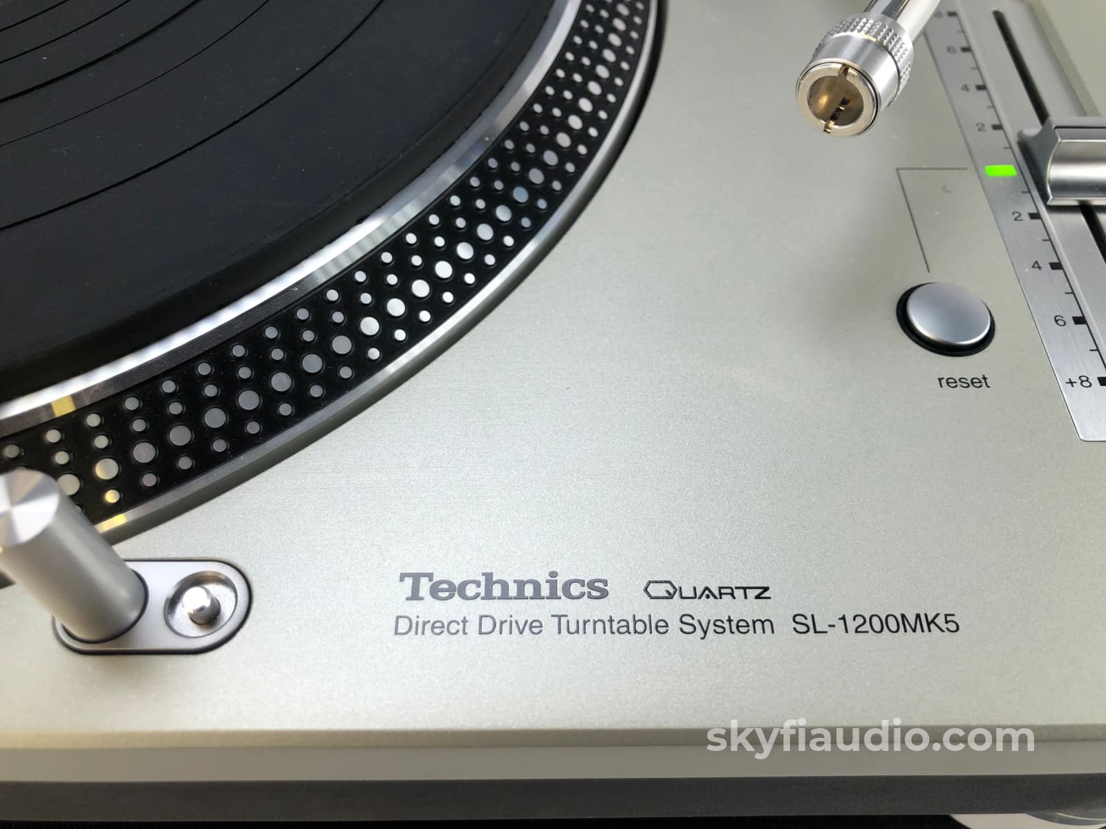Kab Electro-Acoustics / Technics Sl-1200Mk5 Audiophile Standard Turntable - Direct Drive And Highly