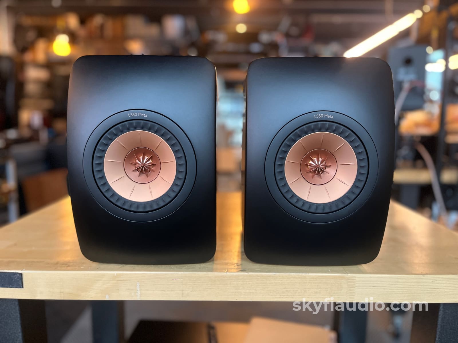 KEF LS50 Meta Speakers in Carbon Black