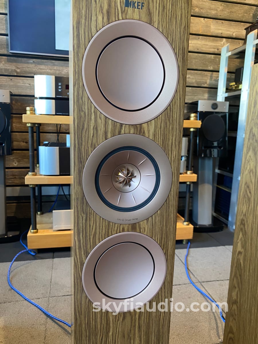 Kef R5 Floorstanding Speakers In Gorgeous Walnut - Like New