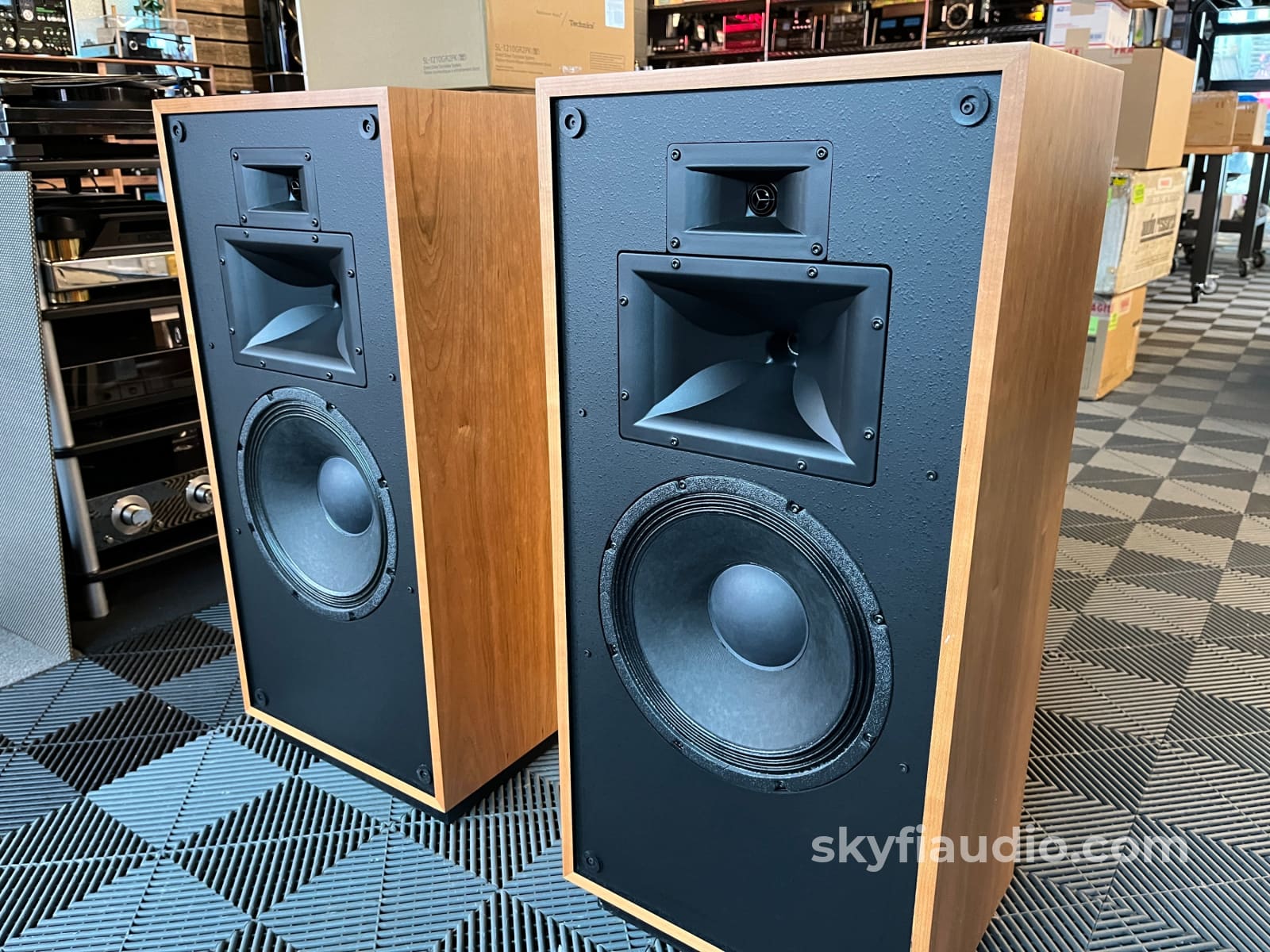 Klipsch Forte Loudspeakers - Pre-Loved - Discontinued Cherry Finish Speakers