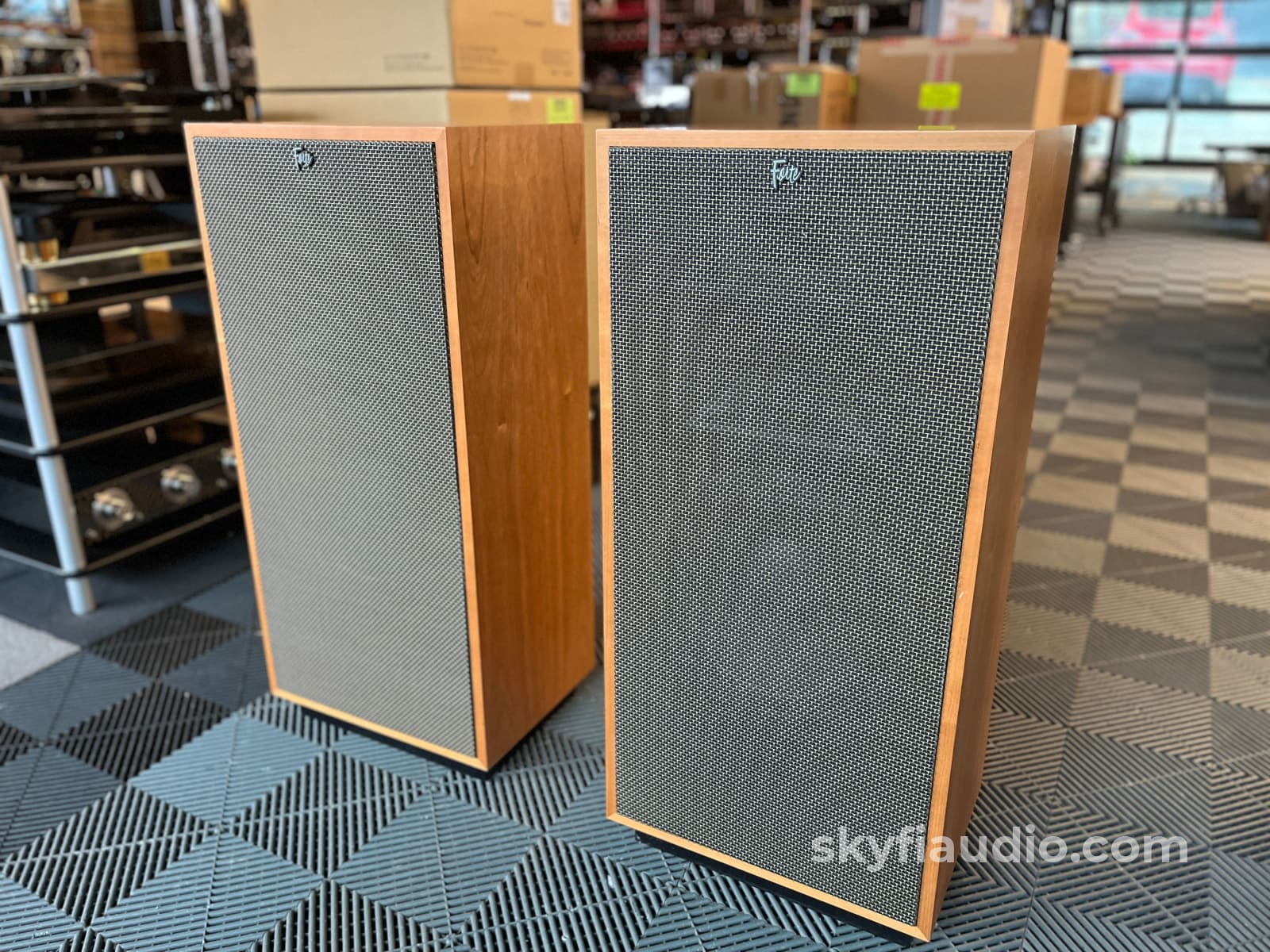 Klipsch Forte Loudspeakers - Pre-Loved - Discontinued Cherry Finish Speakers