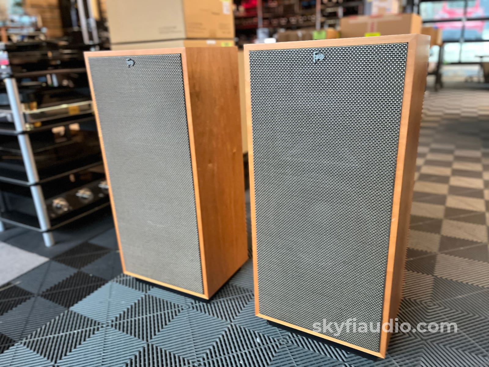 Klipsch Forte Loudspeakers - Pre-Loved - Discontinued Cherry Finish Speakers