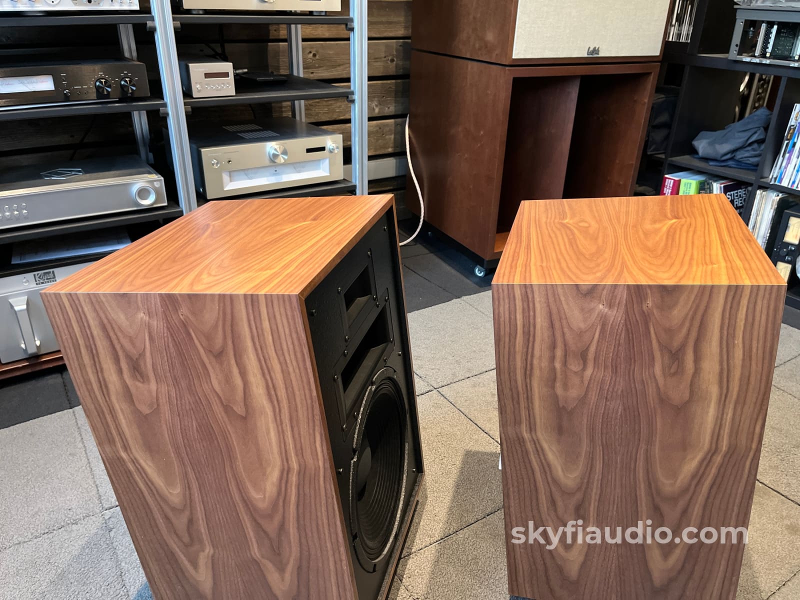 Klipsch Heresy IV Heritage Series Speakers American Walnut - Pre-Loved - Speakers