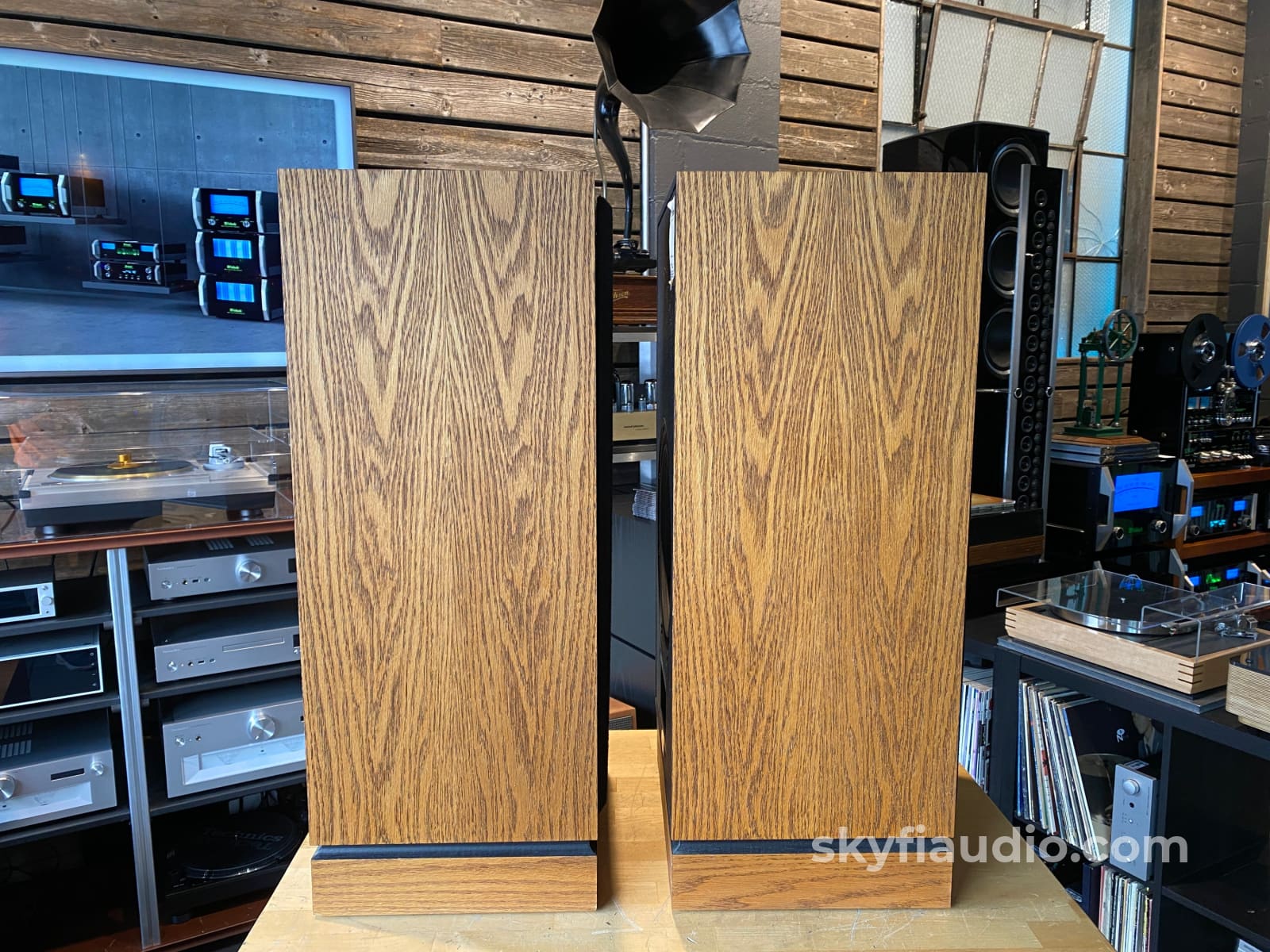 Klipsch Quartet Vintage Floor Standing Speakers - Oak Oil Finish