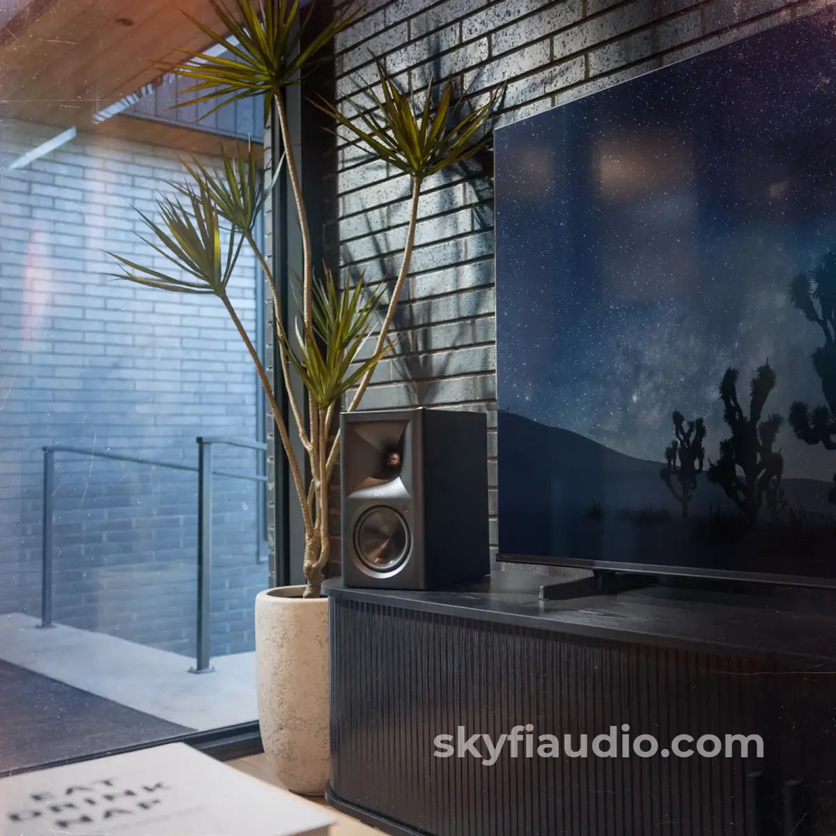 Klipsch ’The Fives’ Powered Speakers W/Phono HDMI ARC - NEW