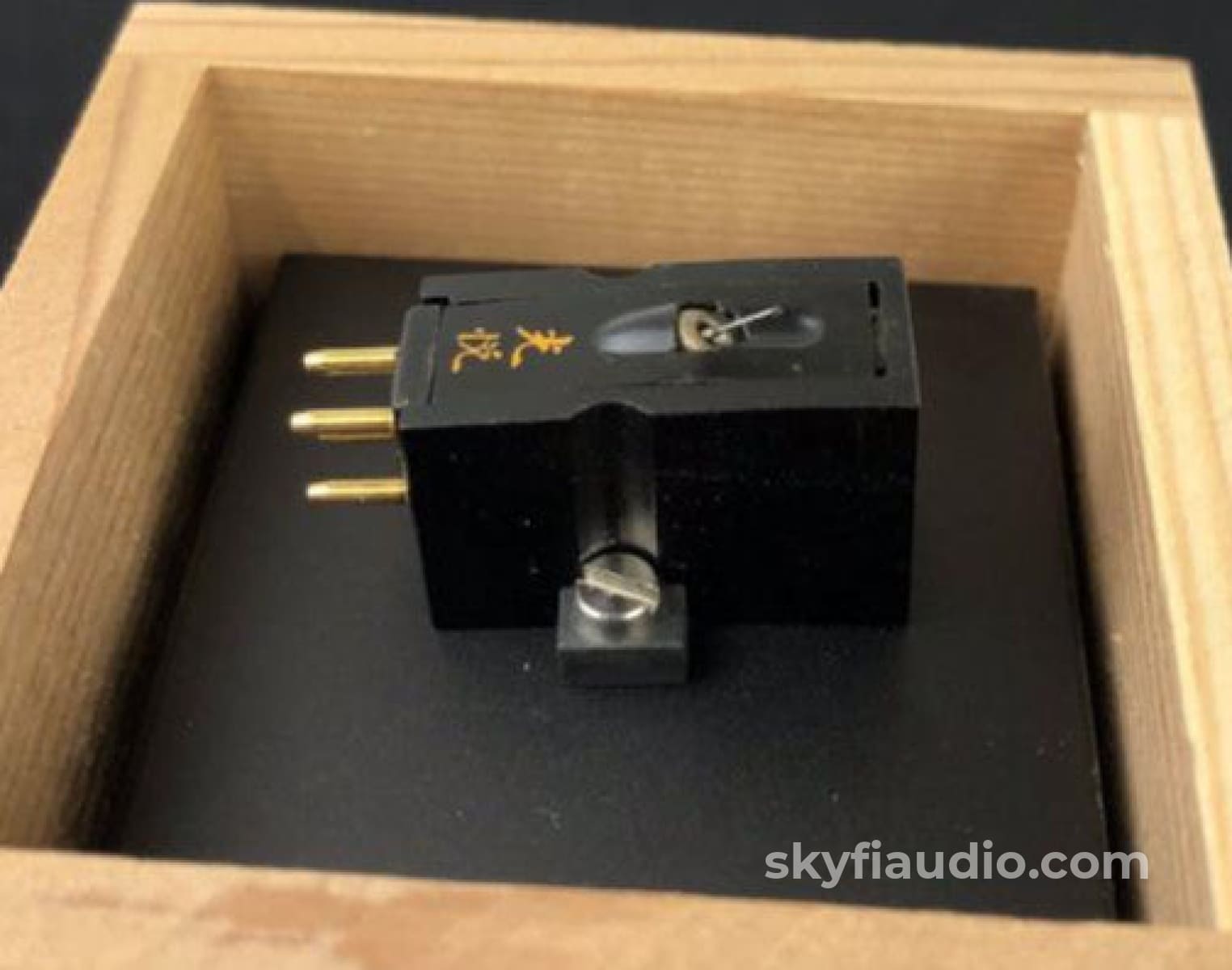 Koetsu Black Low-Output Mc (Moving-Coil) Cartridge - Musashino Audio Lab Turntable