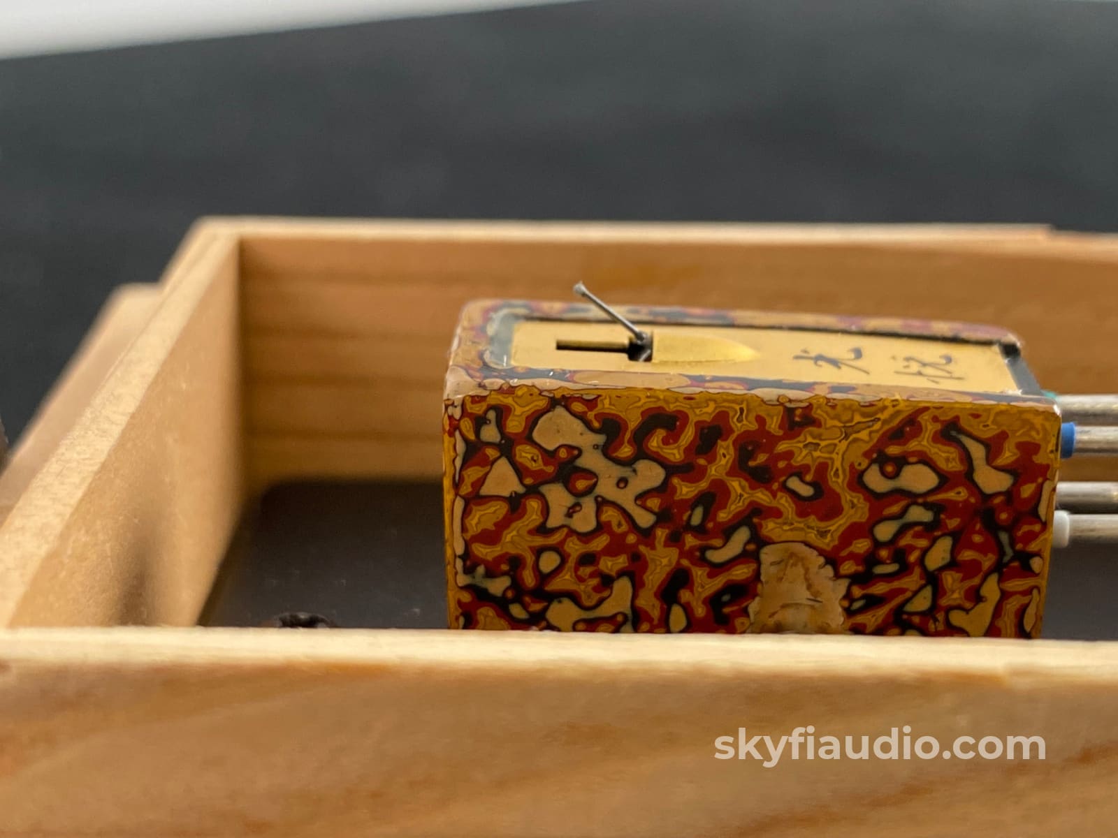 Koetsu Urushi Wajima Mc (Moving-Coil) Phono Cartridge