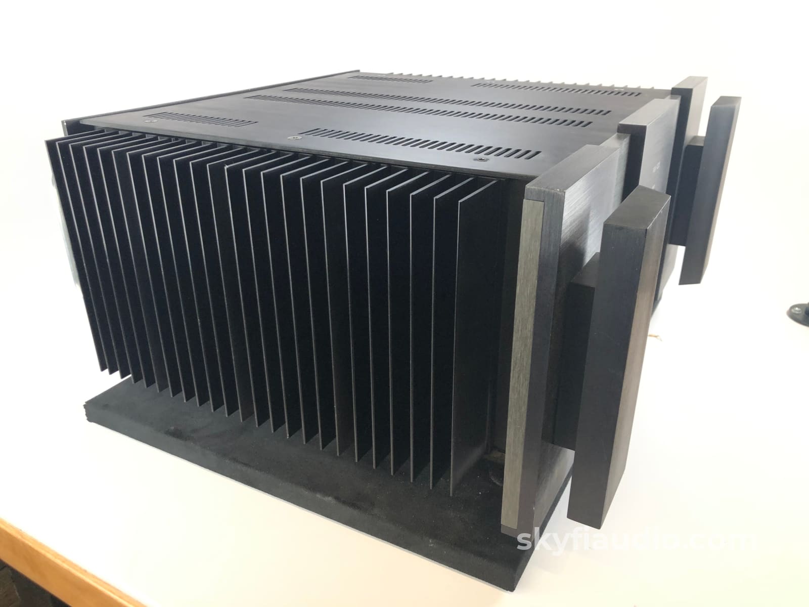 Krell Ksa-100S Amplifier - 100W Class A Without The Heat!