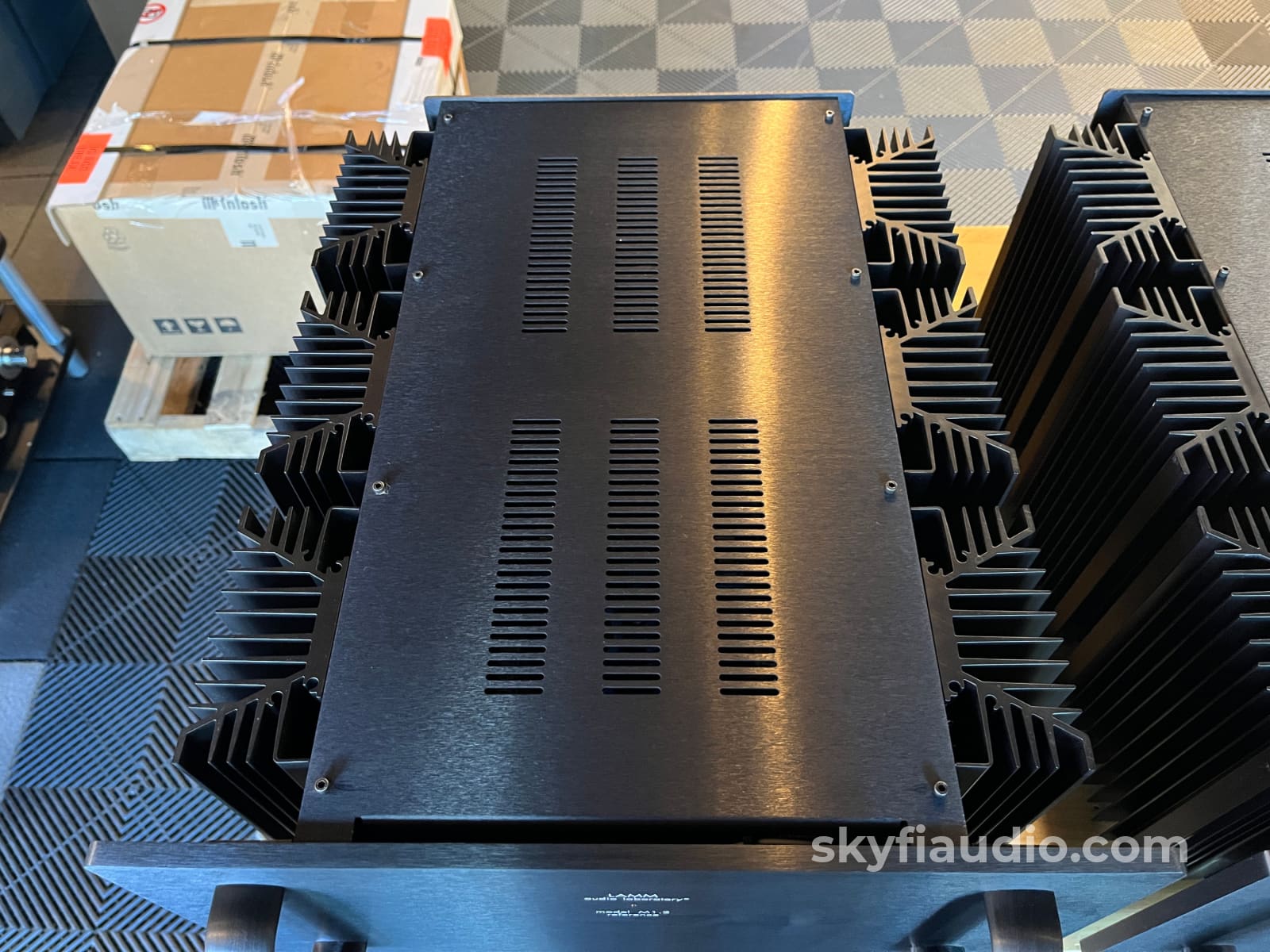 Lamm M1.2 Reference Monoblock Amplifier Pair Class A Tube / MOSFET Hybrid Amplifier