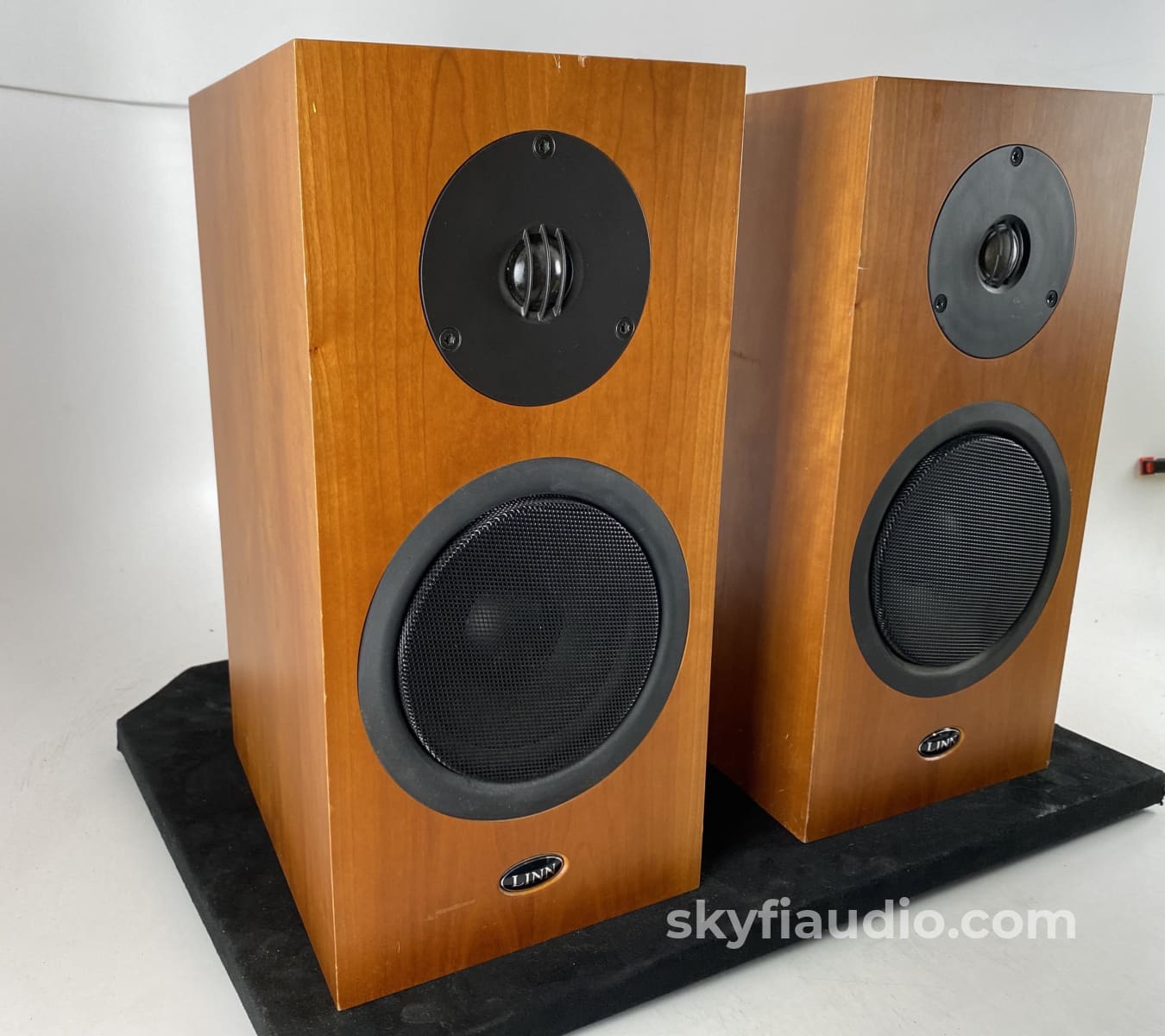 Linn Katan Bookshelf Speaker - Made In The Uk Speakers