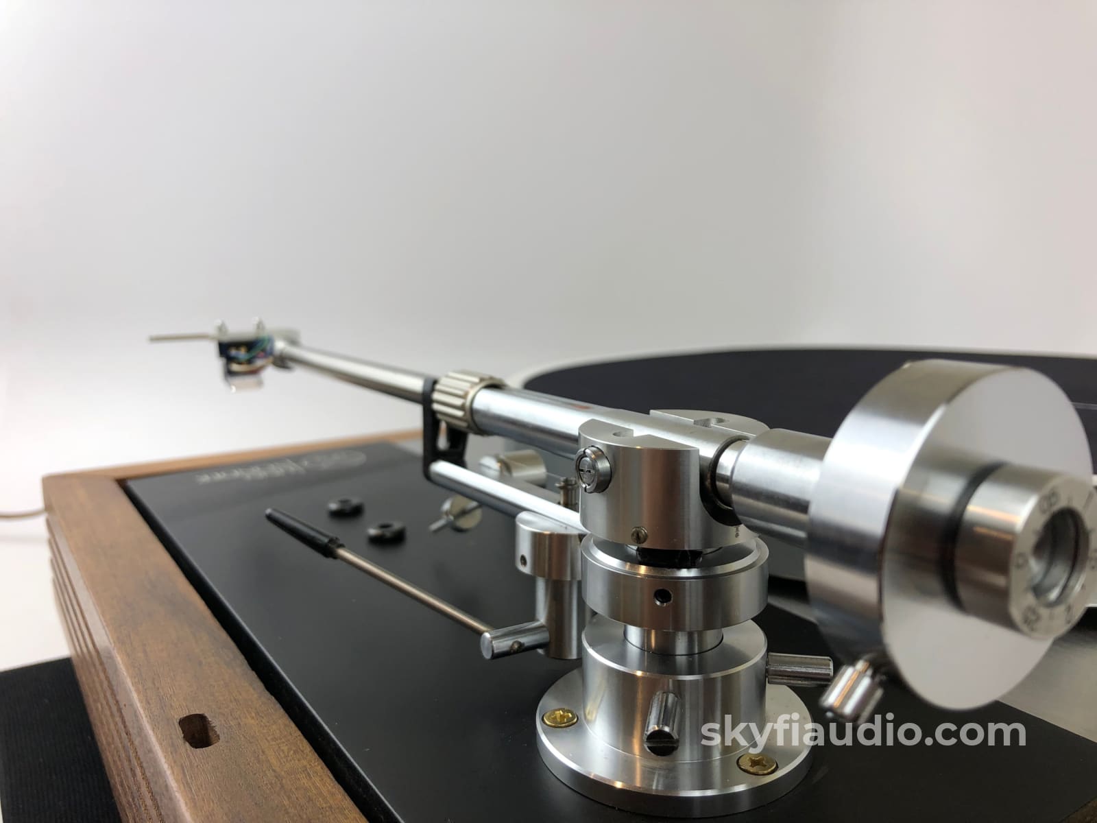 Linn Lp12 Classic Turntable With Luxman Tonearm And New Sumiko Cartridge