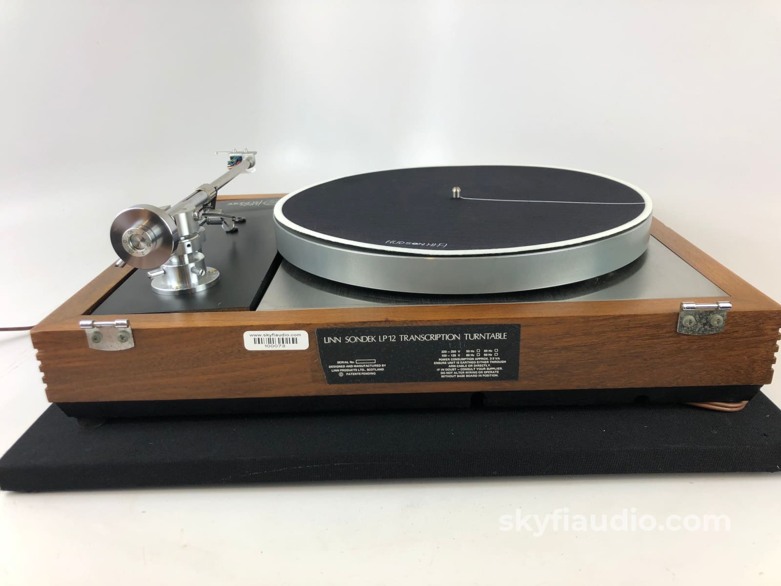 Linn Lp12 Classic Turntable With Luxman Tonearm And New Sumiko Cartridge