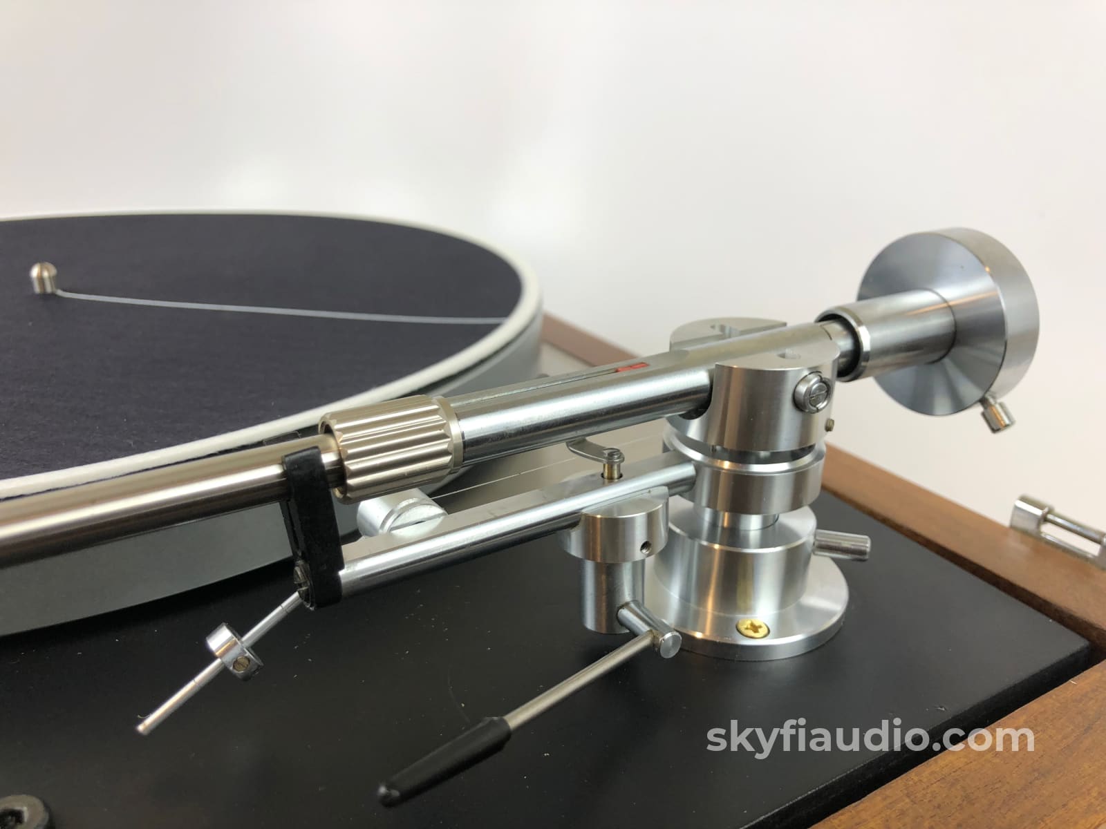 Linn Lp12 Classic Turntable With Luxman Tonearm And New Sumiko Cartridge