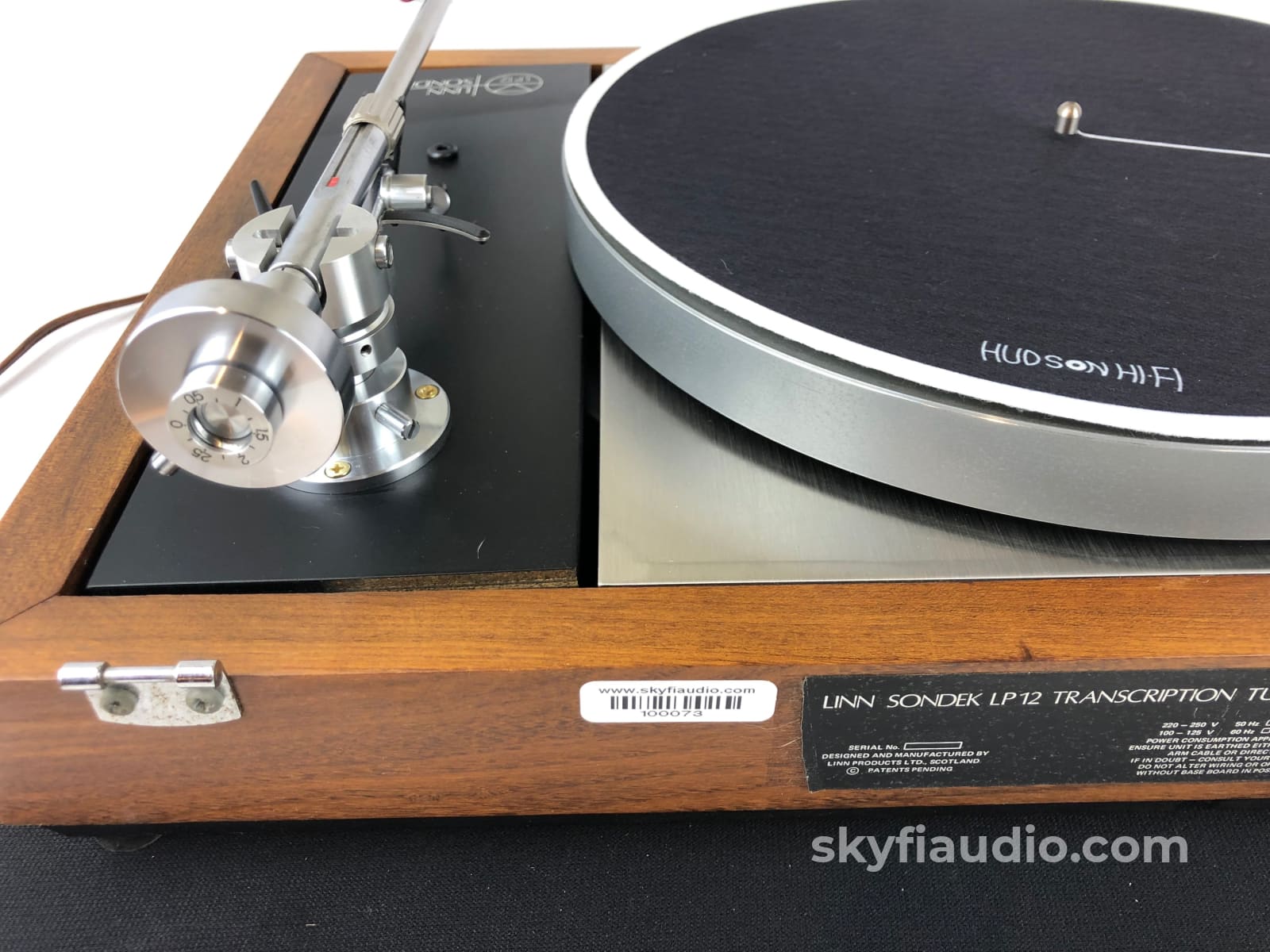 Linn Lp12 Classic Turntable With Luxman Tonearm And New Sumiko Cartridge