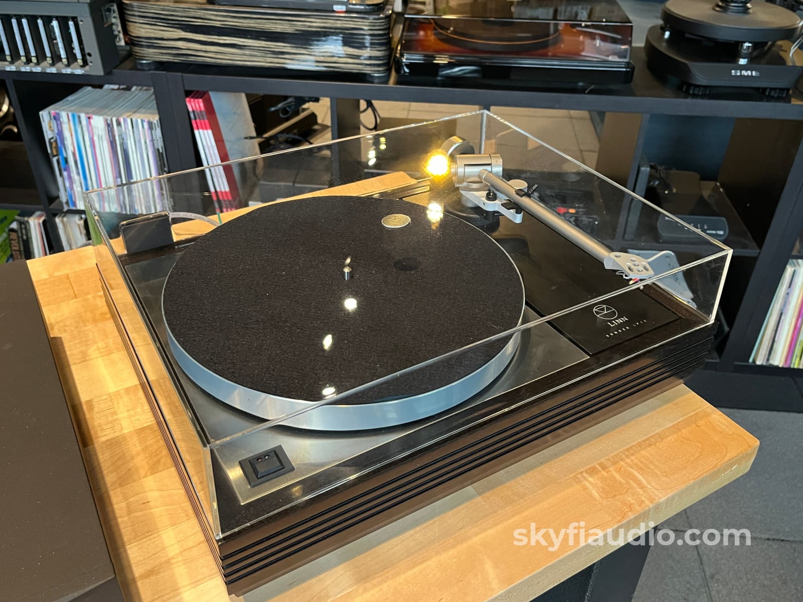 Linn LP12 Turntable - W/ Upgrades + Lyra Kleos Cartridge - Turntable