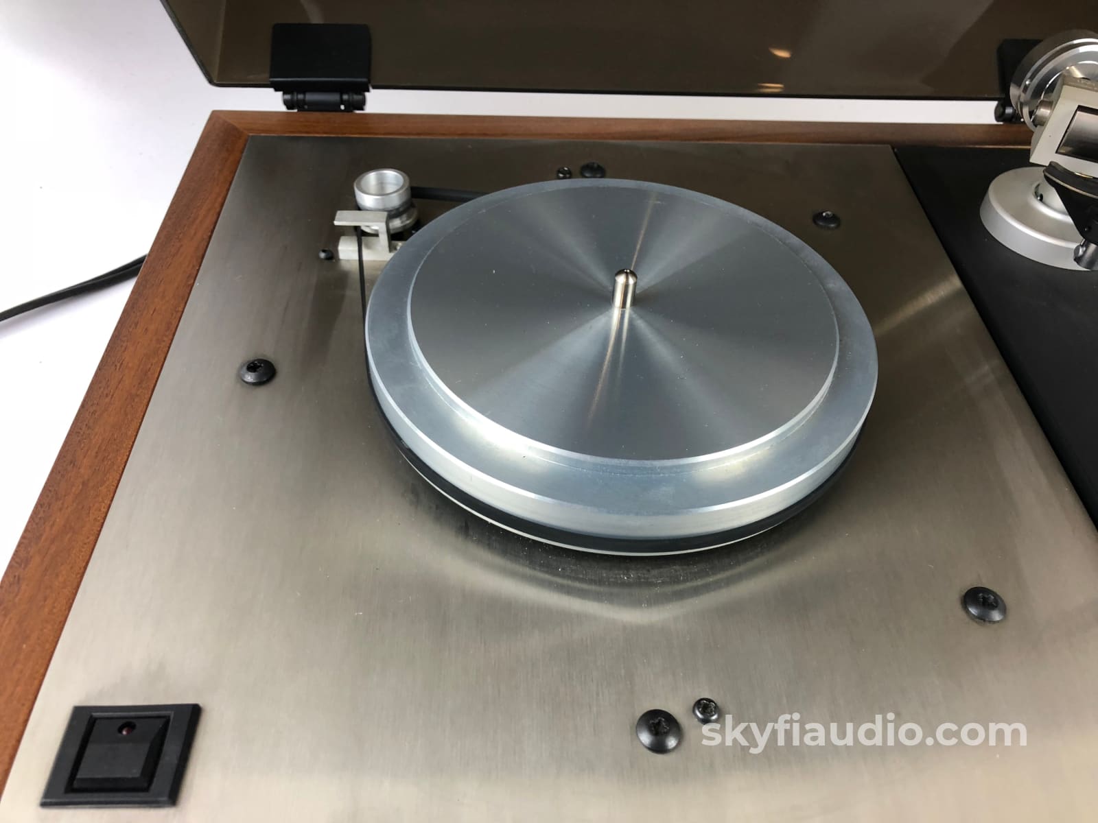 Linn Lp12 Turntable With Ittok Lv Ii Arm And New Grado Black Cartridge