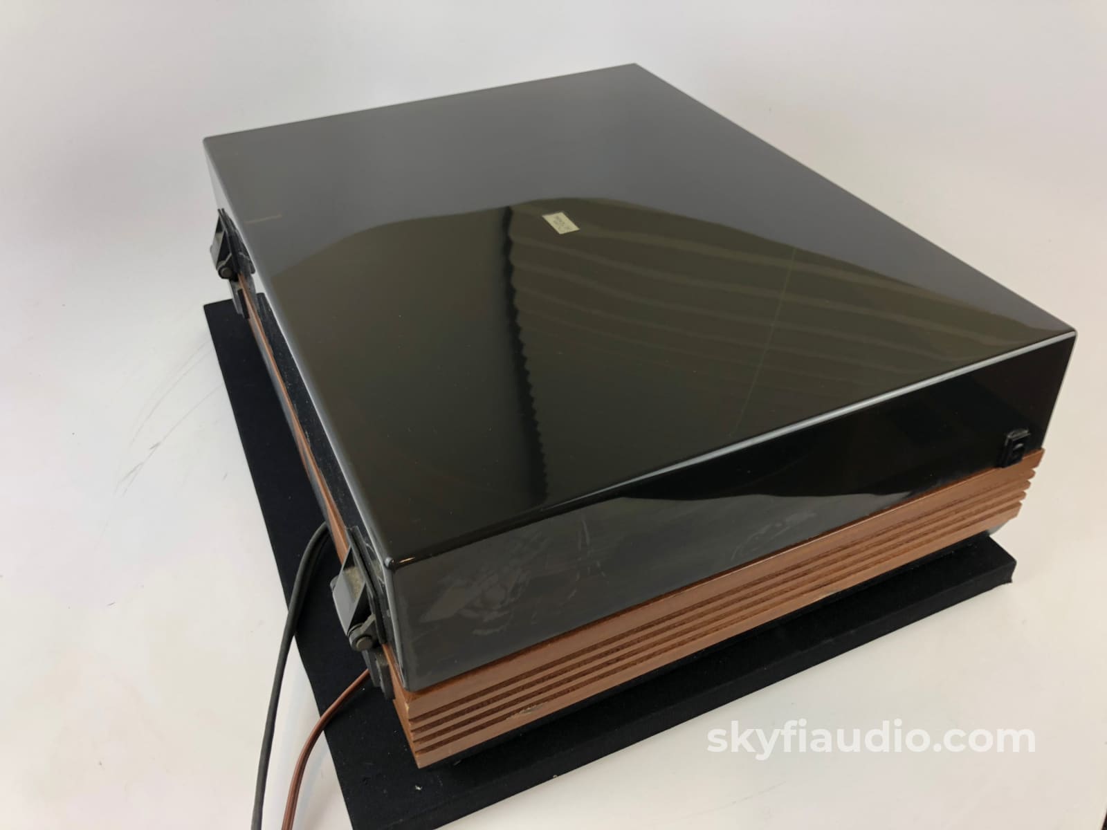 Linn Lp12 Turntable With Ittok Lv Ii Arm And New Grado Black Cartridge