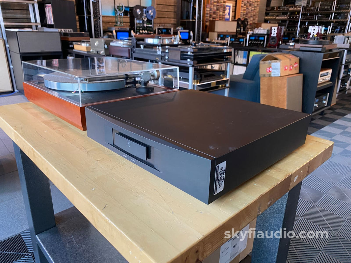 Linn Lp-12 With Ekos Se Tonearm Radikal Power Supply And New Hana Mh Turntable